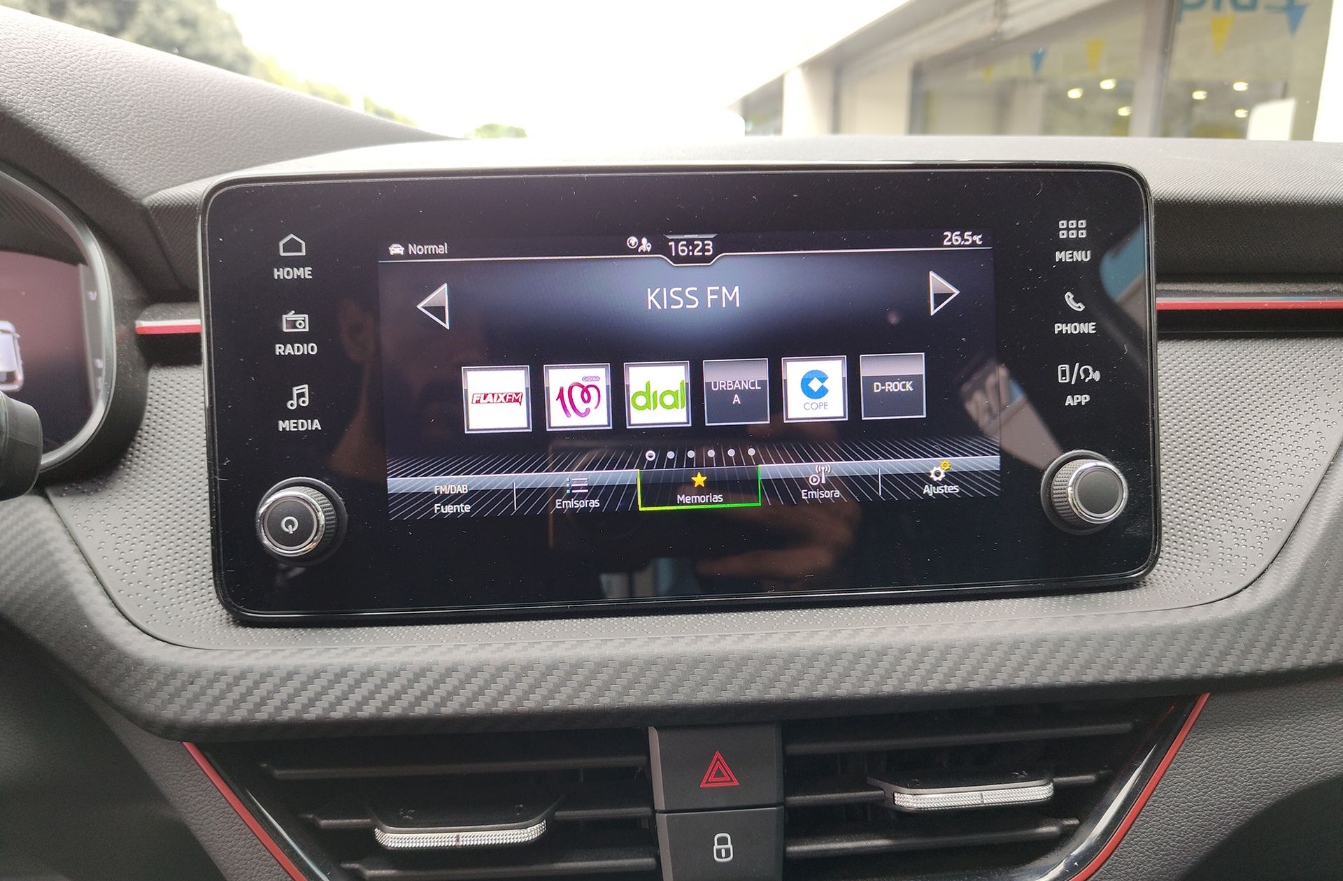 Škoda Scala 1.5 TSI Monte Carlo - foto 31