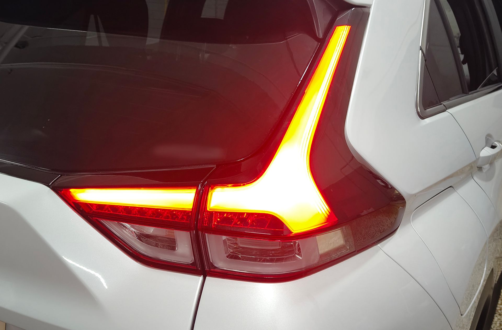 Mitsubishi Eclipse Cross 2.4 PHEV Kaiteki 4WD - foto 16