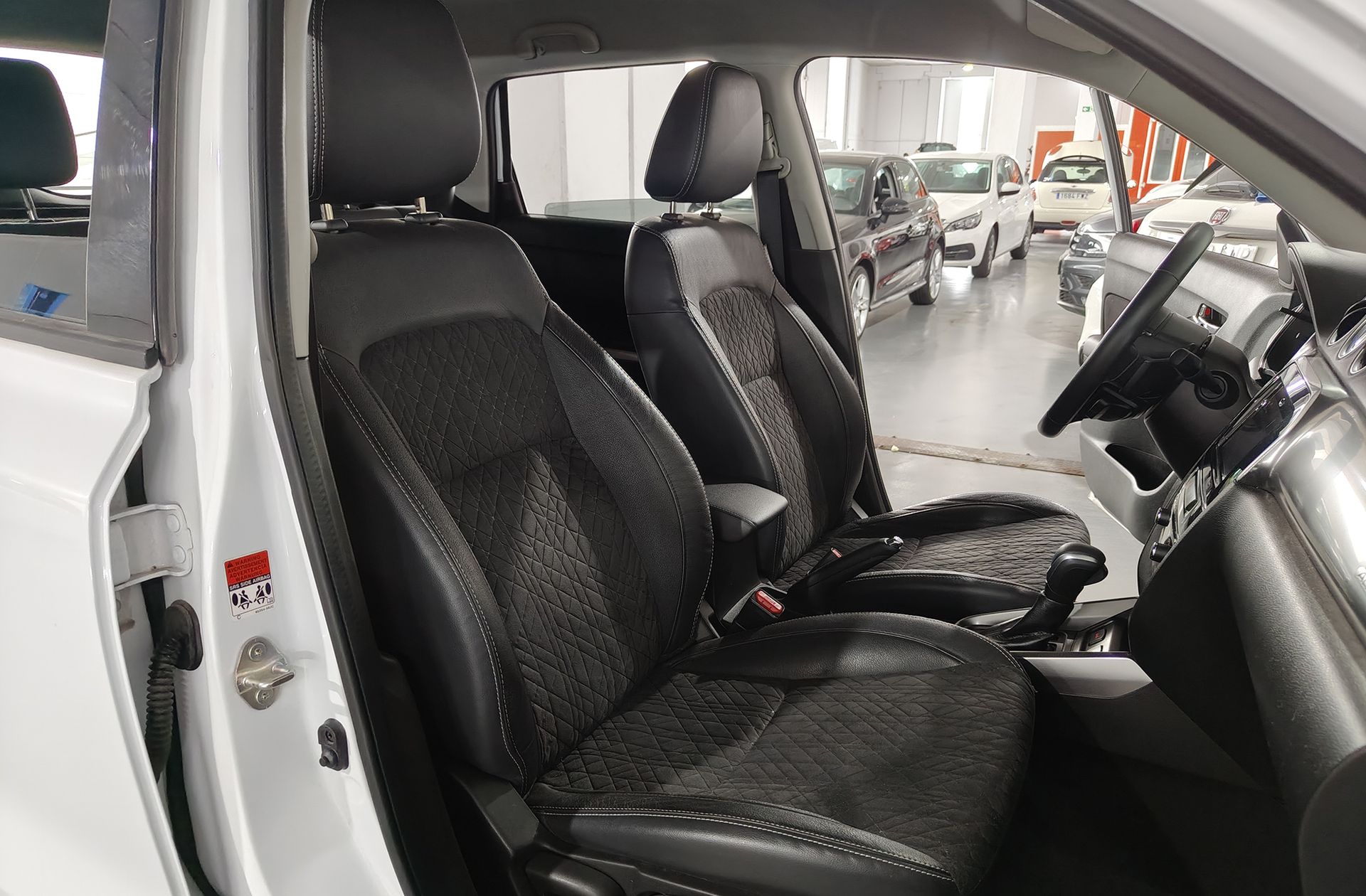 Suzuki Vitara 1.5 Hybrid GLX Strong 4WD - foto 23