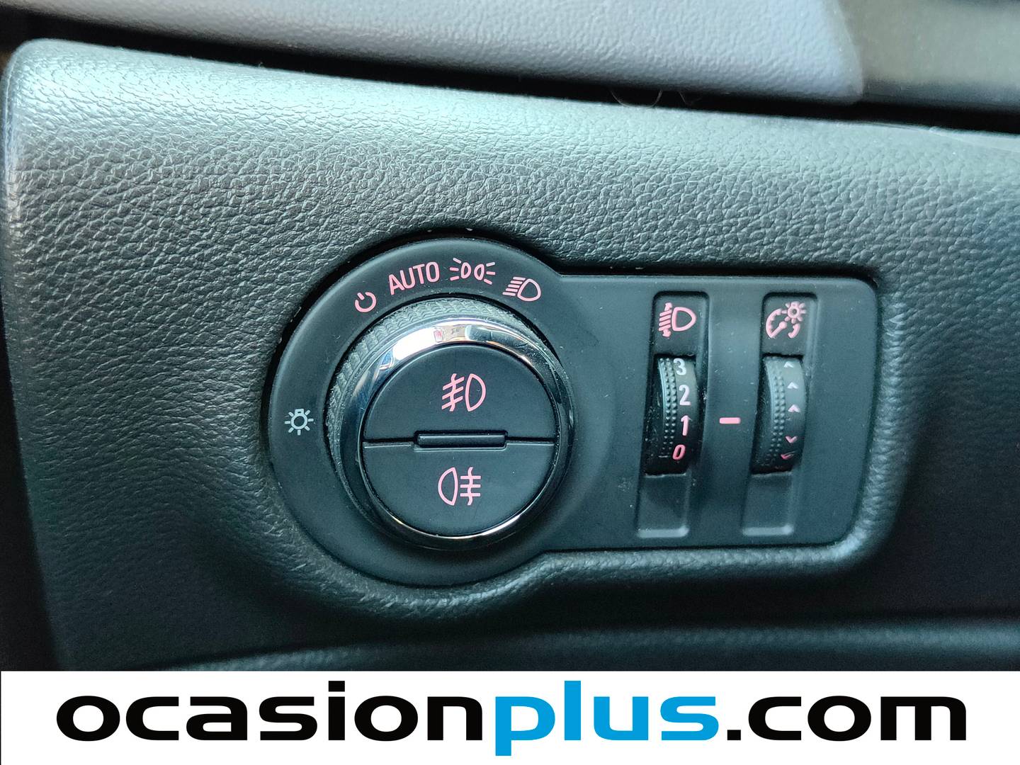 Equipamiento del Opel Astra Opel Astra 1.6 CDTI Selective (136 CV)