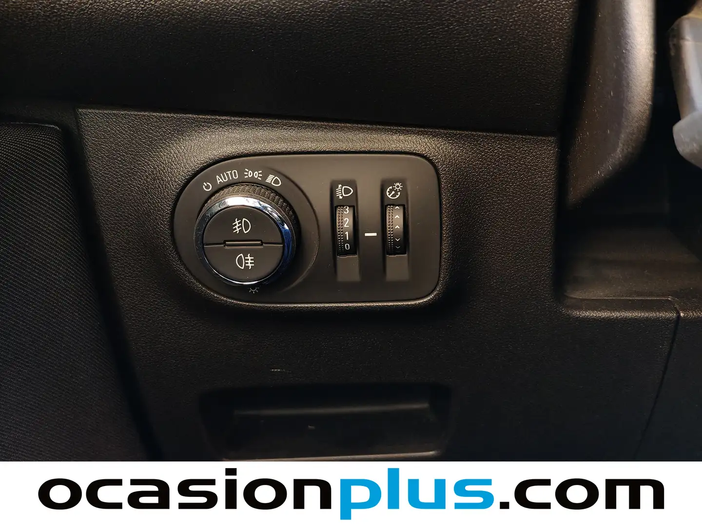 Foto Opel Corsa Opel Corsa 1.4 Turbo S&S Selective (100 CV)