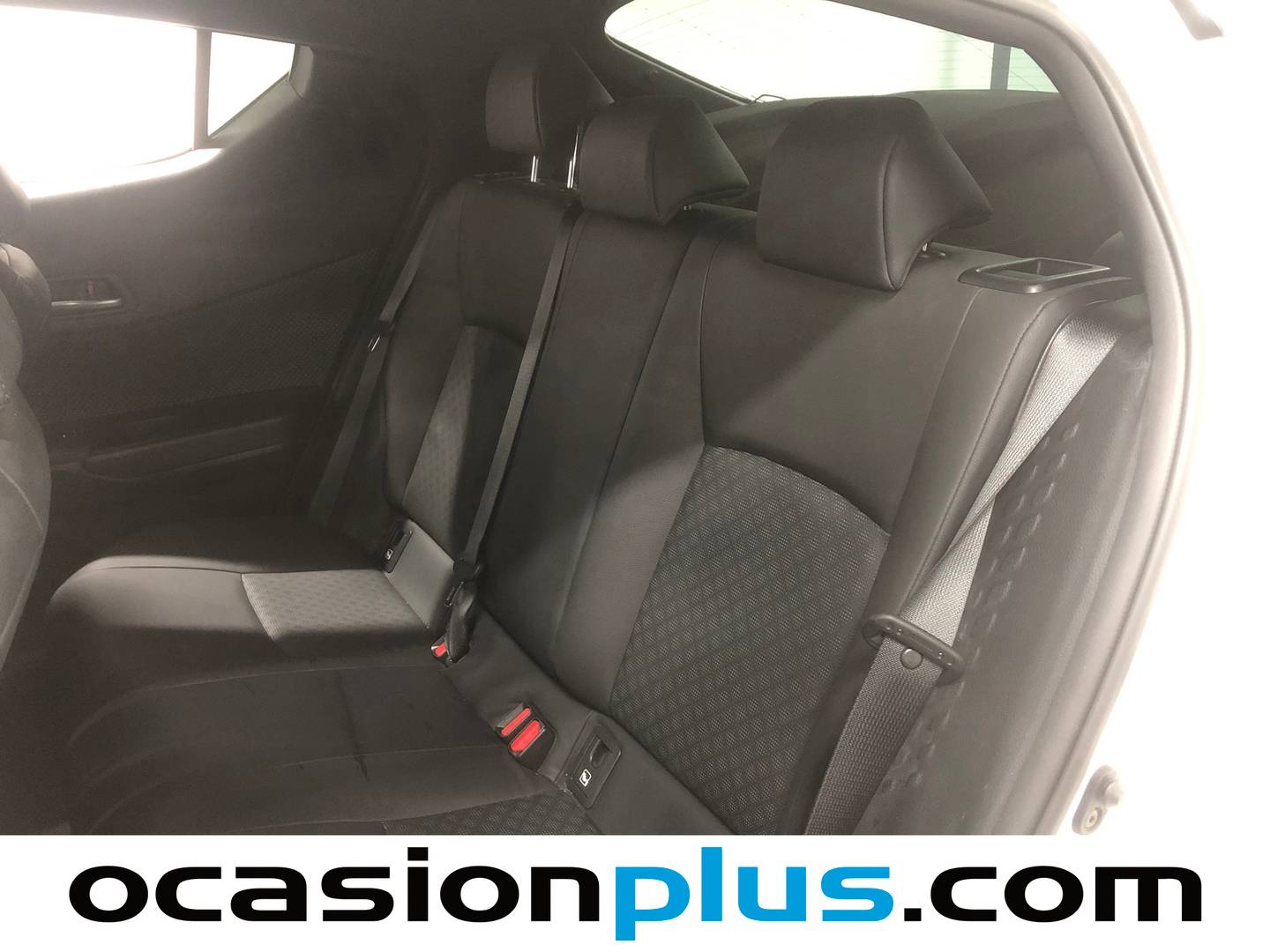 Foto Toyota C-HR Toyota C-HR 180H Advance Luxury (184 CV)