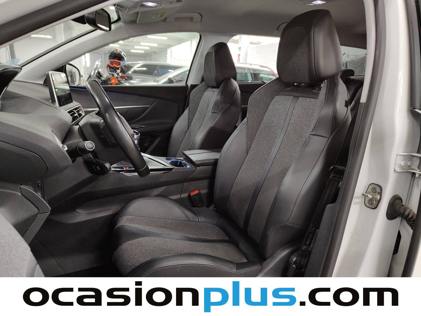 Foto asientos delanteros Peugeot 5008 Peugeot 5008 PureTech 130 S&S Allure (130 CV) 7 Plazas