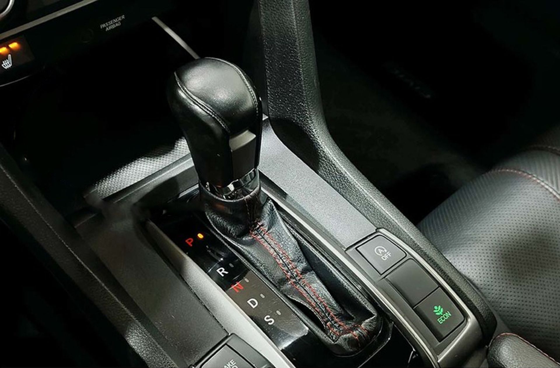 Honda Civic 1.0 I-VTEC Turbo Dynamic Nav CVT - foto 5