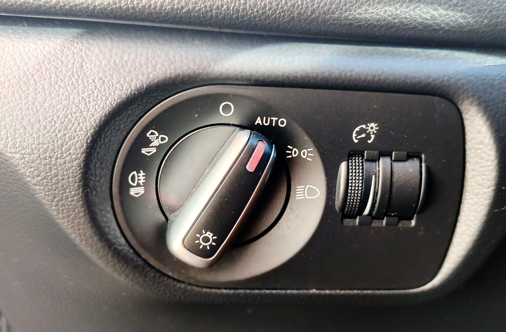 Audi Q3 design edition 2.0 TDI quattro S tronic - foto 21