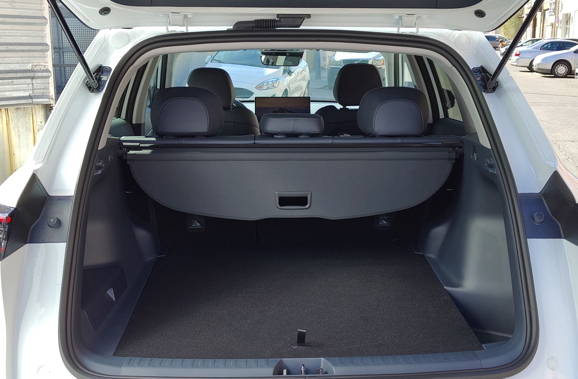 Geely Starray EM-i 1.5 PHEV Pro - foto 18