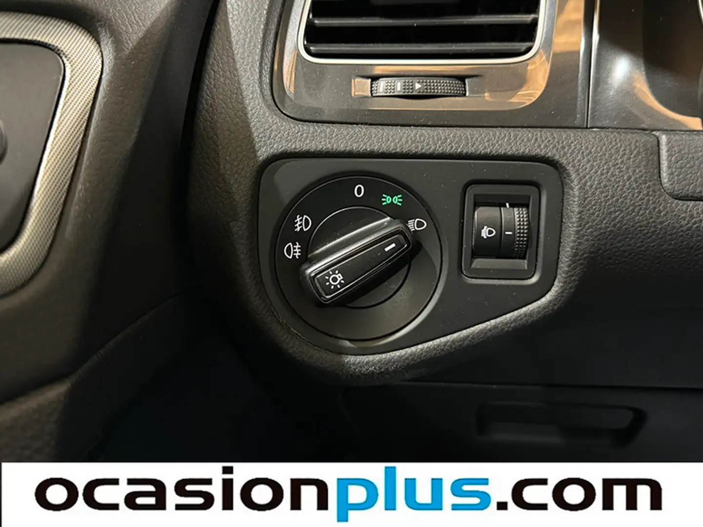 Foto Volkswagen Golf Volkswagen Golf Business 1.0 TSI (110 CV)