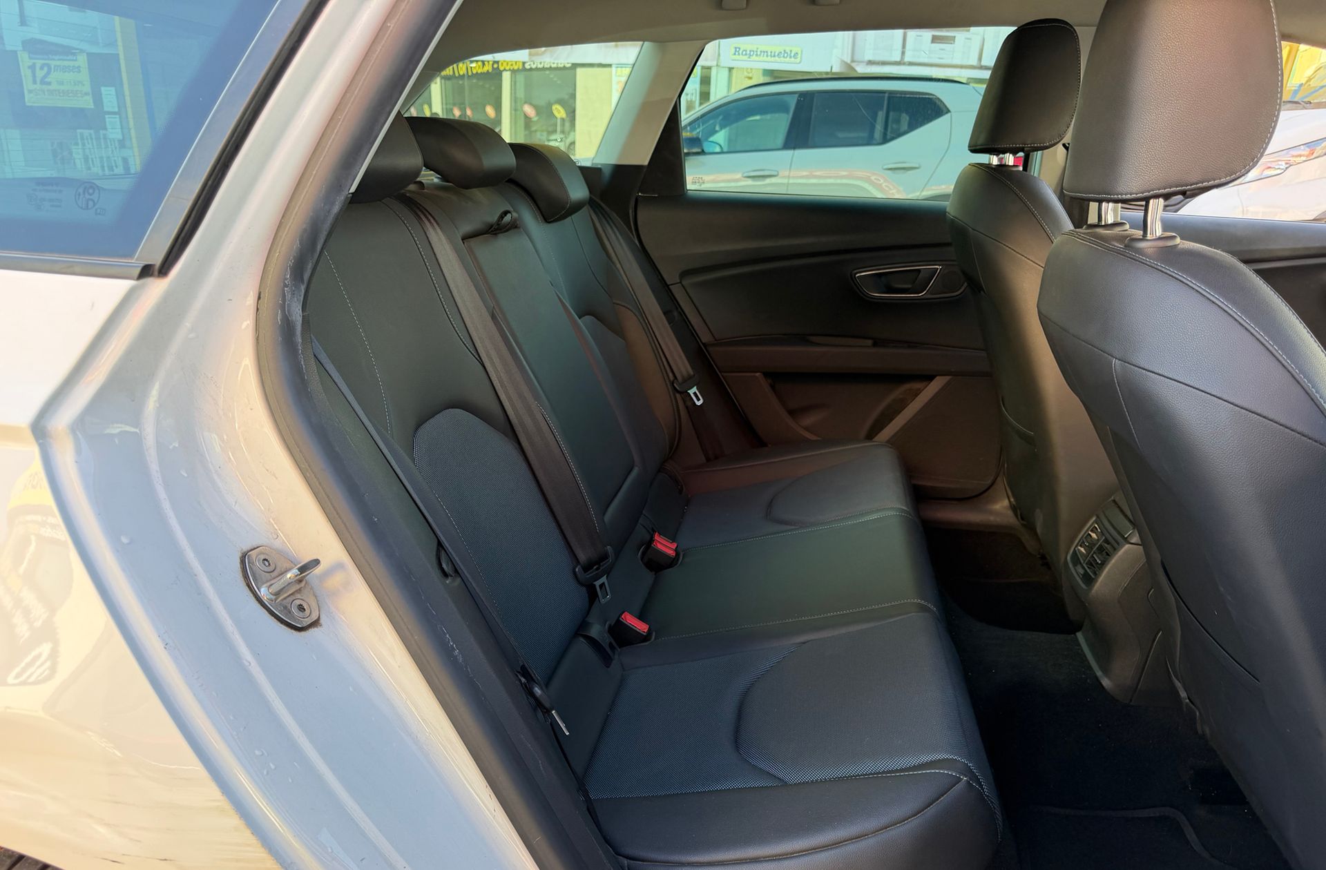 SEAT León ST 1.6 TDI Style Connect - foto 14