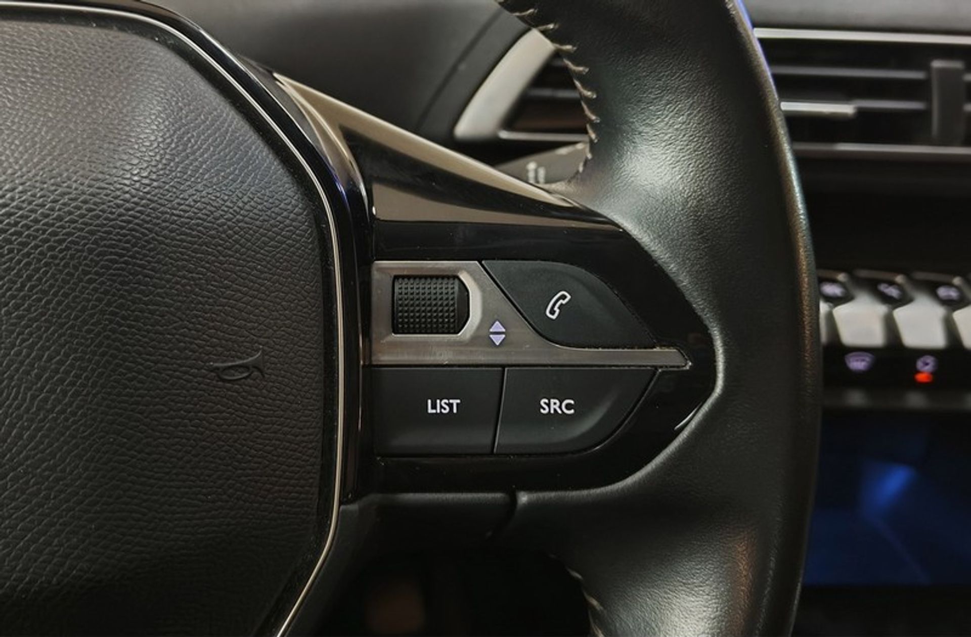 Peugeot 3008 PureTech 130 Active - foto 26