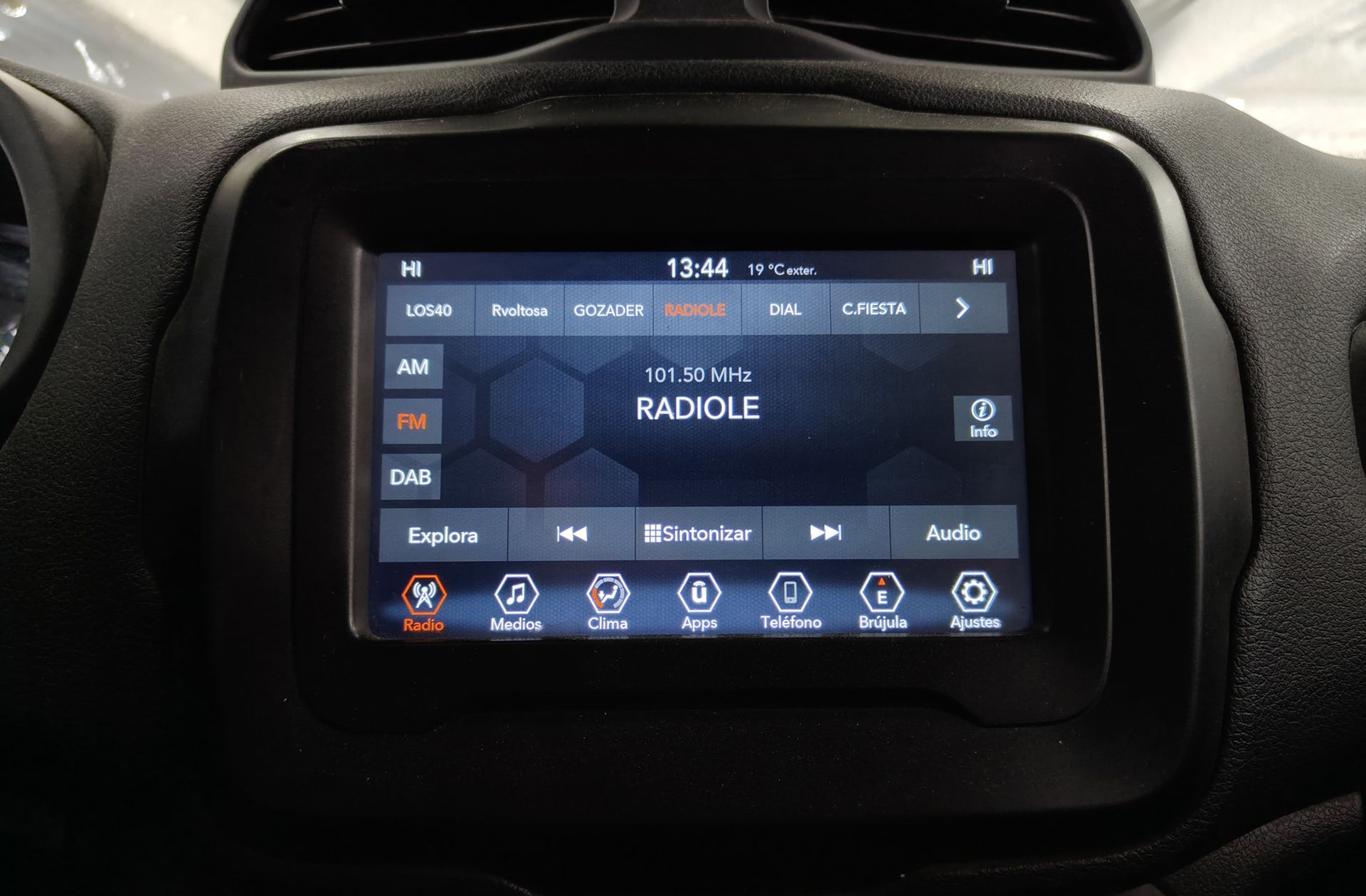 Jeep Renegade eHybrid Longitude ATX - foto 24