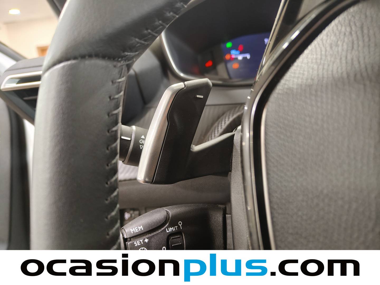Peugeot 2008 Peugeot 2008 Allure Hybrid eDCS6 (145 CV) km 0