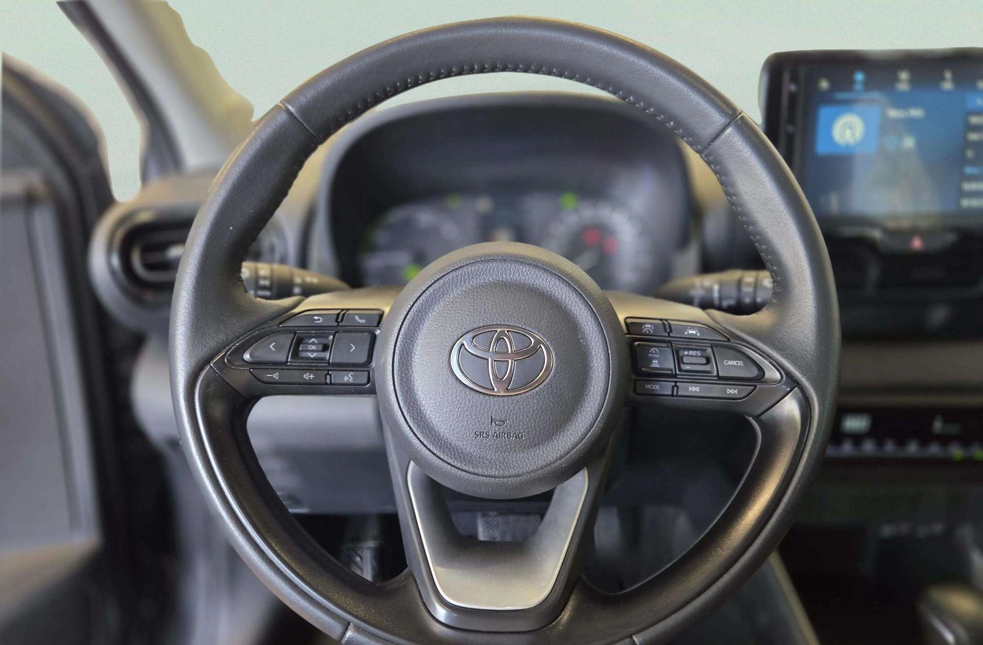 Toyota Yaris 120H Active Plus - foto 18