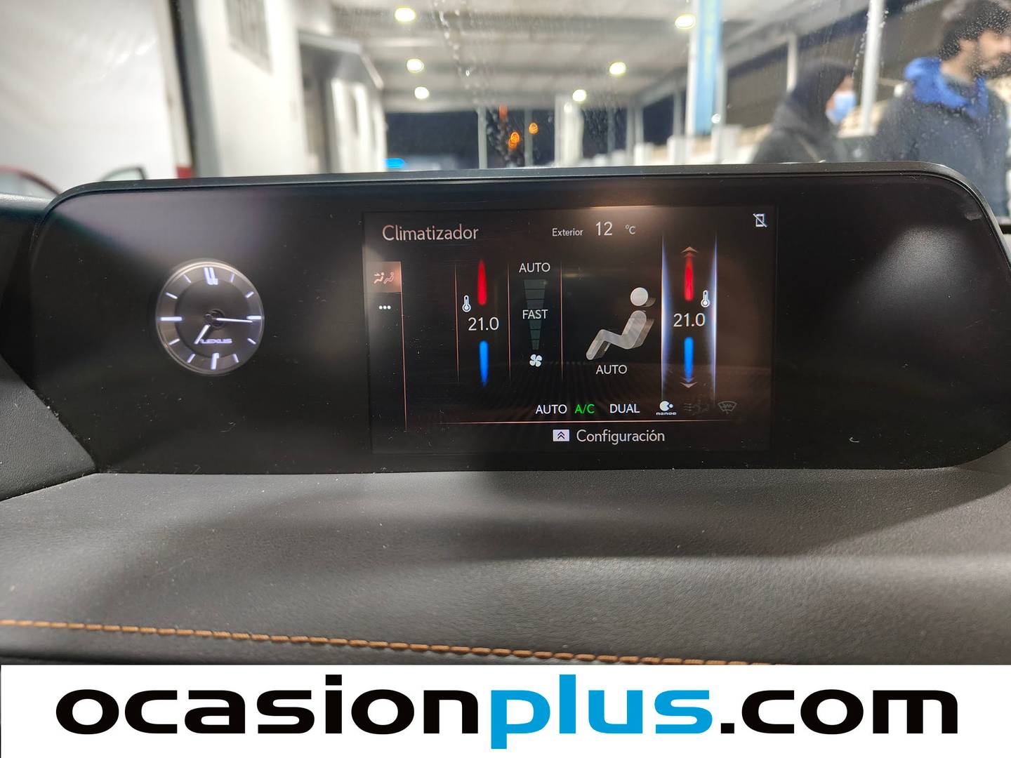 Foto Lexus UX Lexus UX 250h Executive Navigation (184 CV)