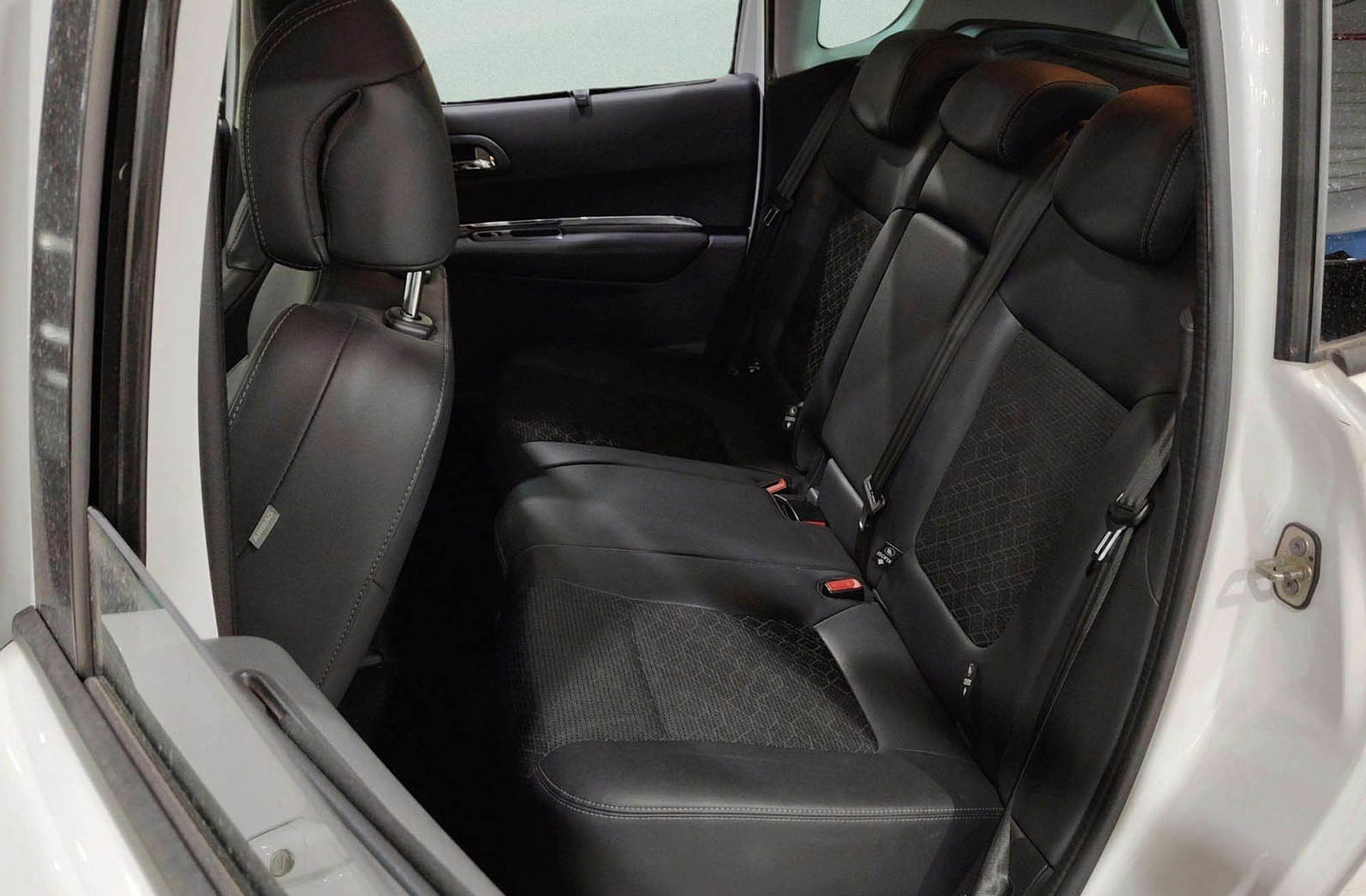 Peugeot 3008 1.2 PureTech Allure - foto 12