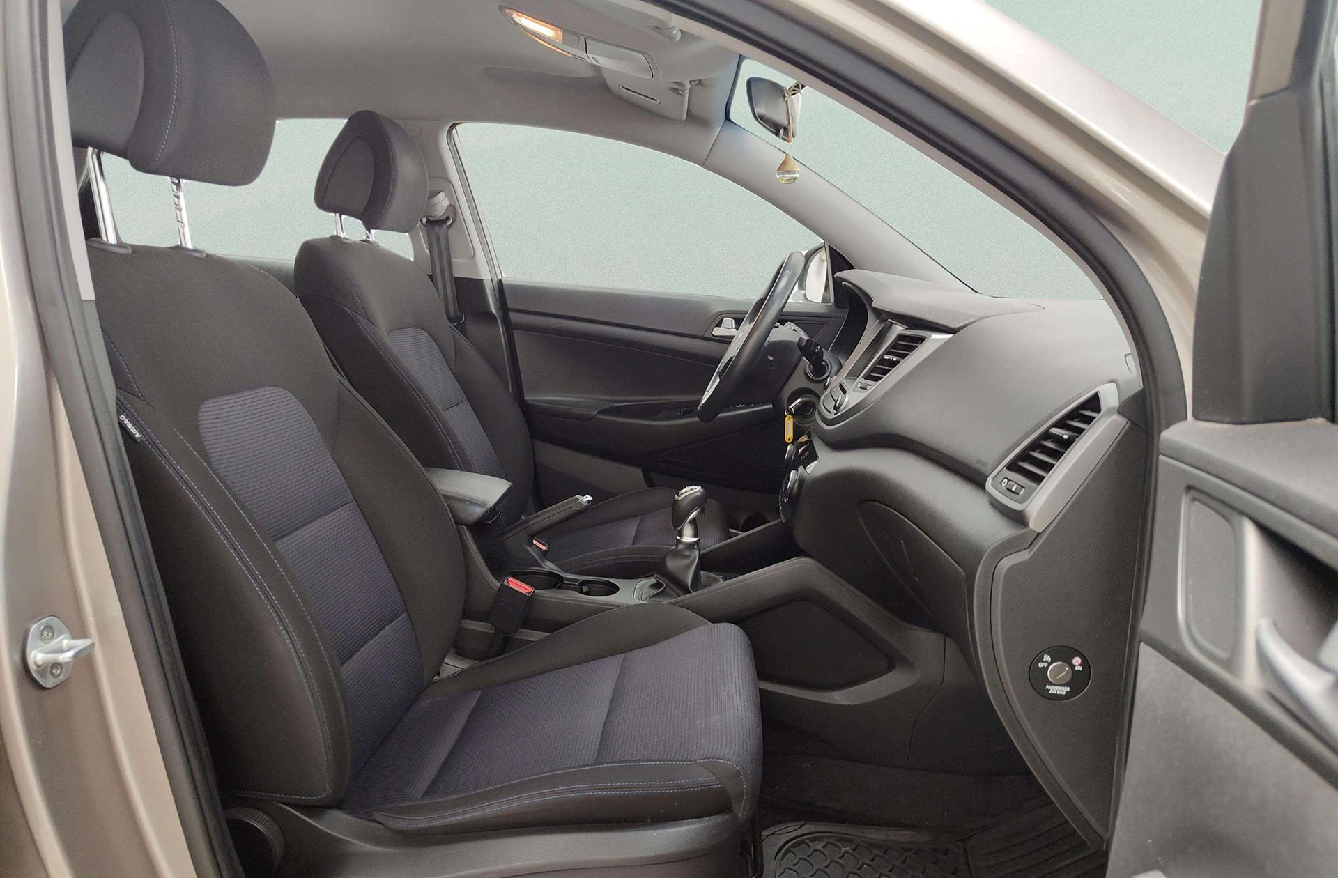 Hyundai Tucson 1.6 GDI BlueDrive 25 Aniversario 4x2 - foto 15