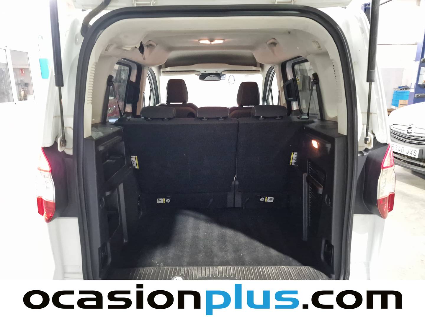 Fotos maletero Ford Tourneo Courier Ford Tourneo Courier 1.0 EcoBoost Titanium (100 CV)