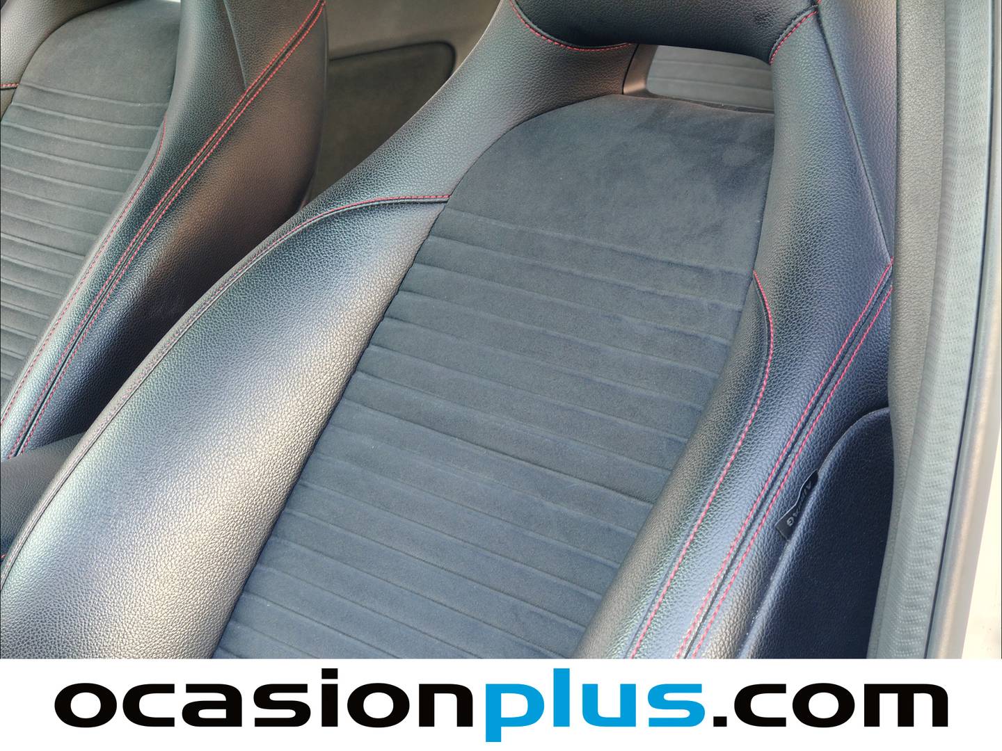 Foto Mercedes GLA Mercedes-Benz GLA 200 d AMG Line (136 CV)