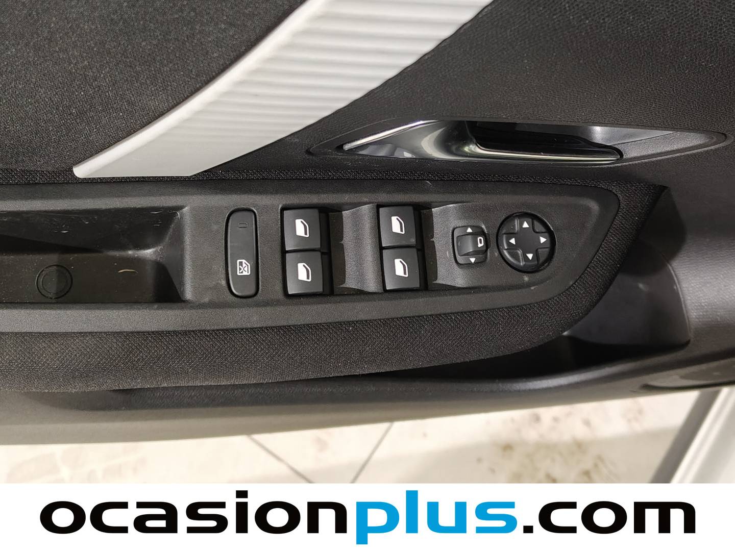 Foto Citroën C4 X Citroen C4 X PureTech 100 S&S 6v You (102 CV)