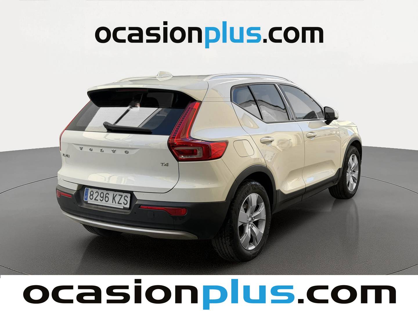 Foto trasera Volvo XC40 Volvo XC40 T4 Momentum Auto (190 CV) derecha