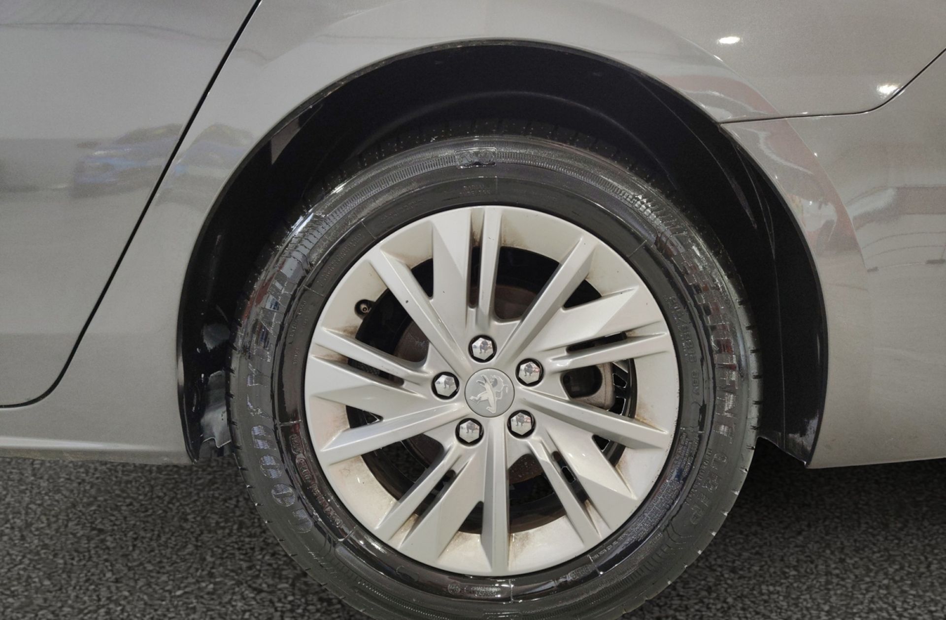 Peugeot 508 PureTech 130 Active Pack EAT8 - foto 34