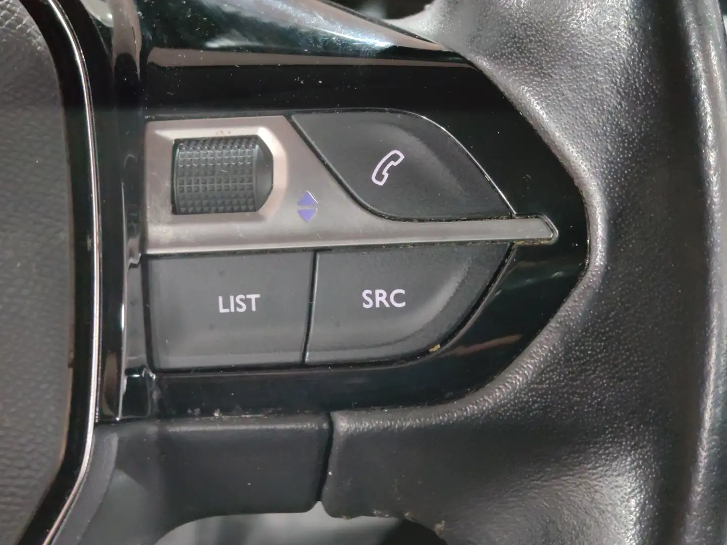 Foto Peugeot 208 Peugeot 208 BlueHDi 100 Allure (100 CV)