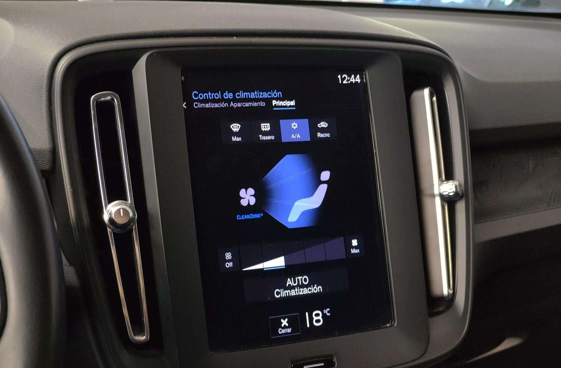 Volvo XC40 T3 - foto 27