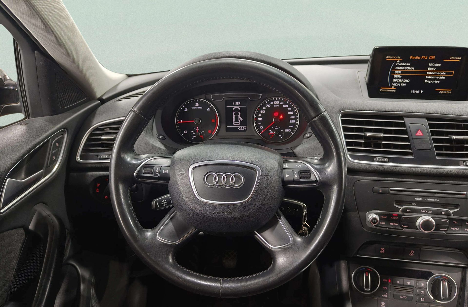 Audi Q3 2.0 TDI Attraction edition - foto 19