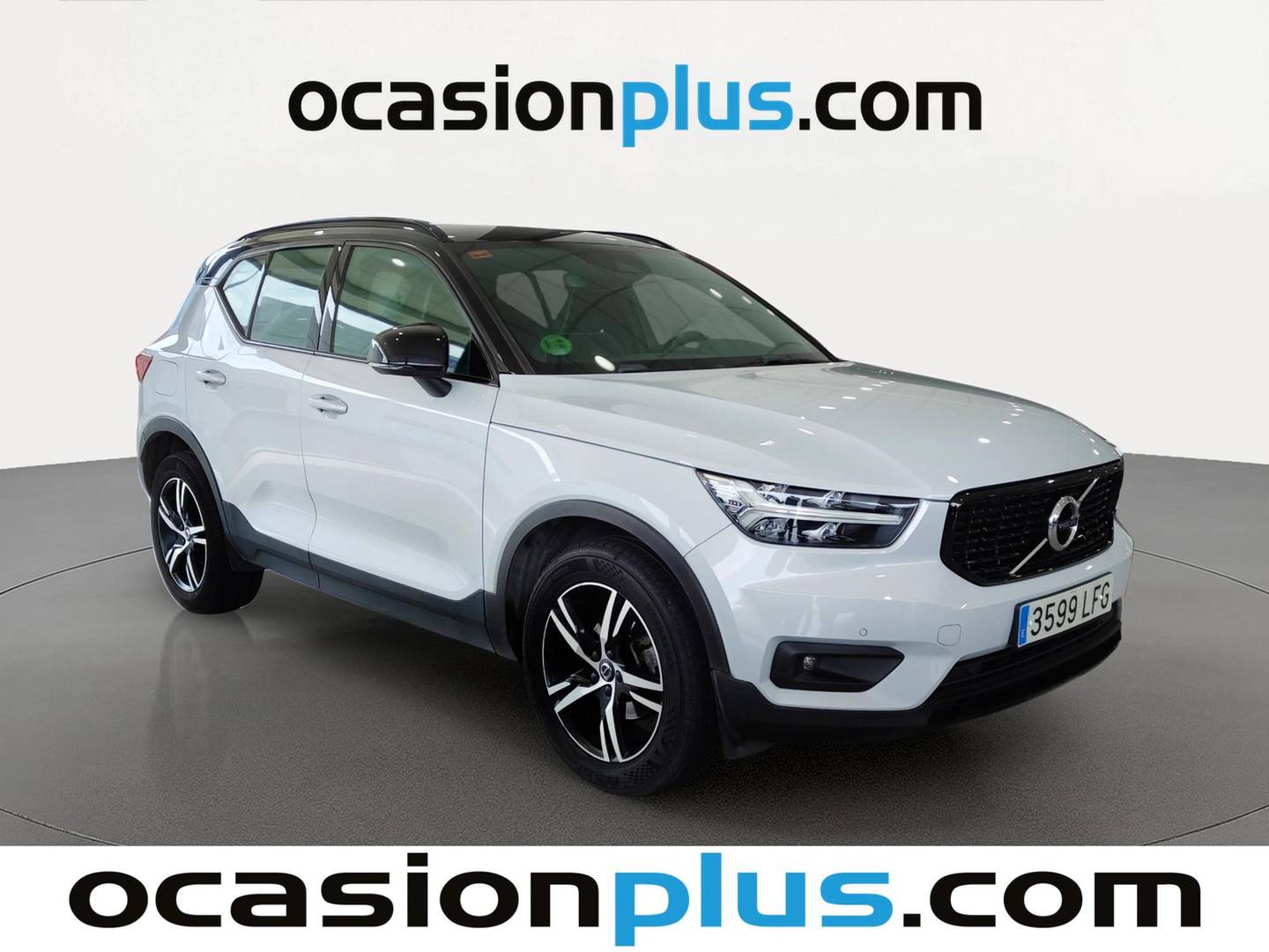 Foto delantera Volvo XC40 Volvo XC40 D3 R-Design (150 CV) derecha