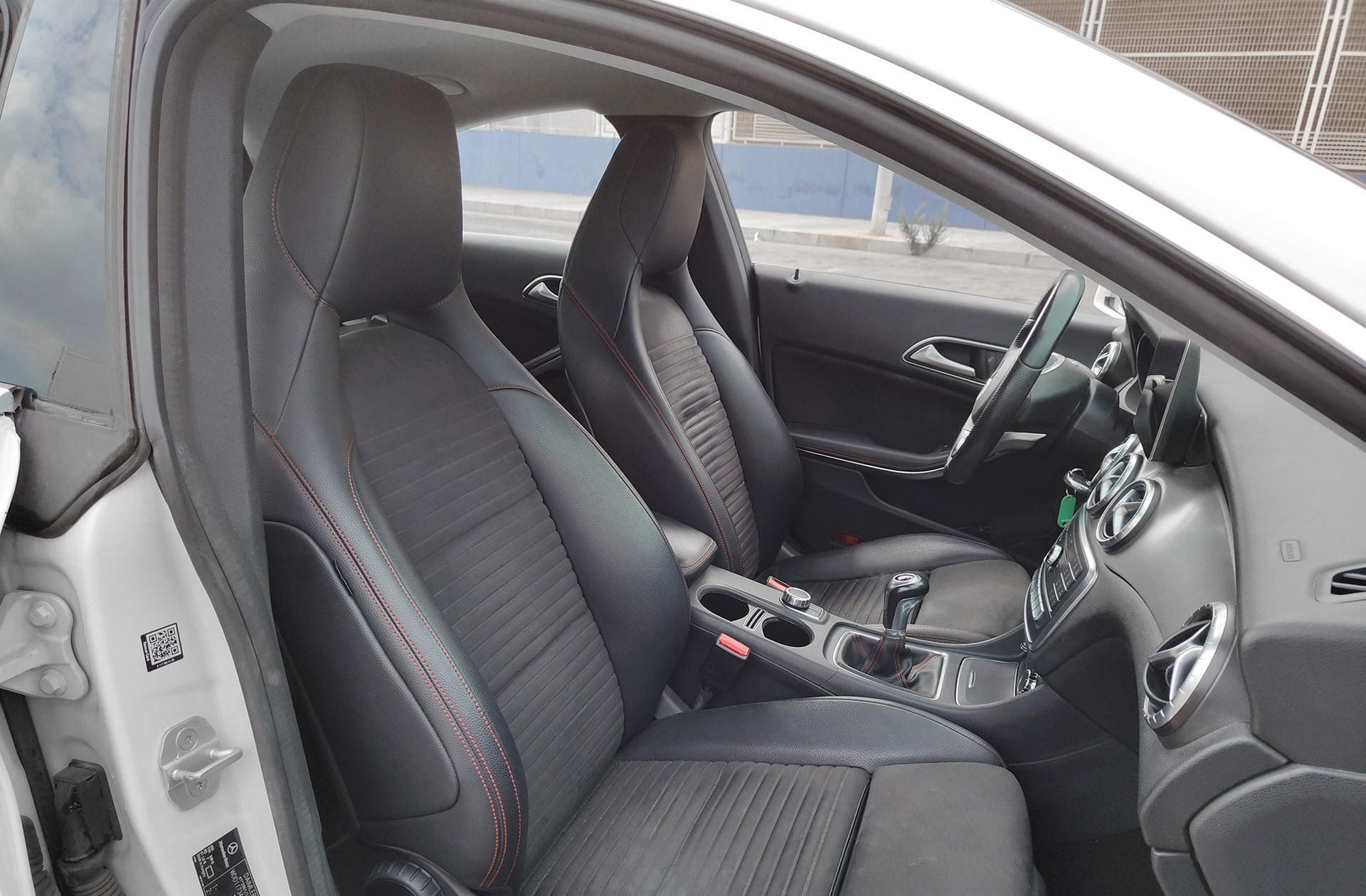 Mercedes-Benz CLA 180 Pack AMG - foto 18
