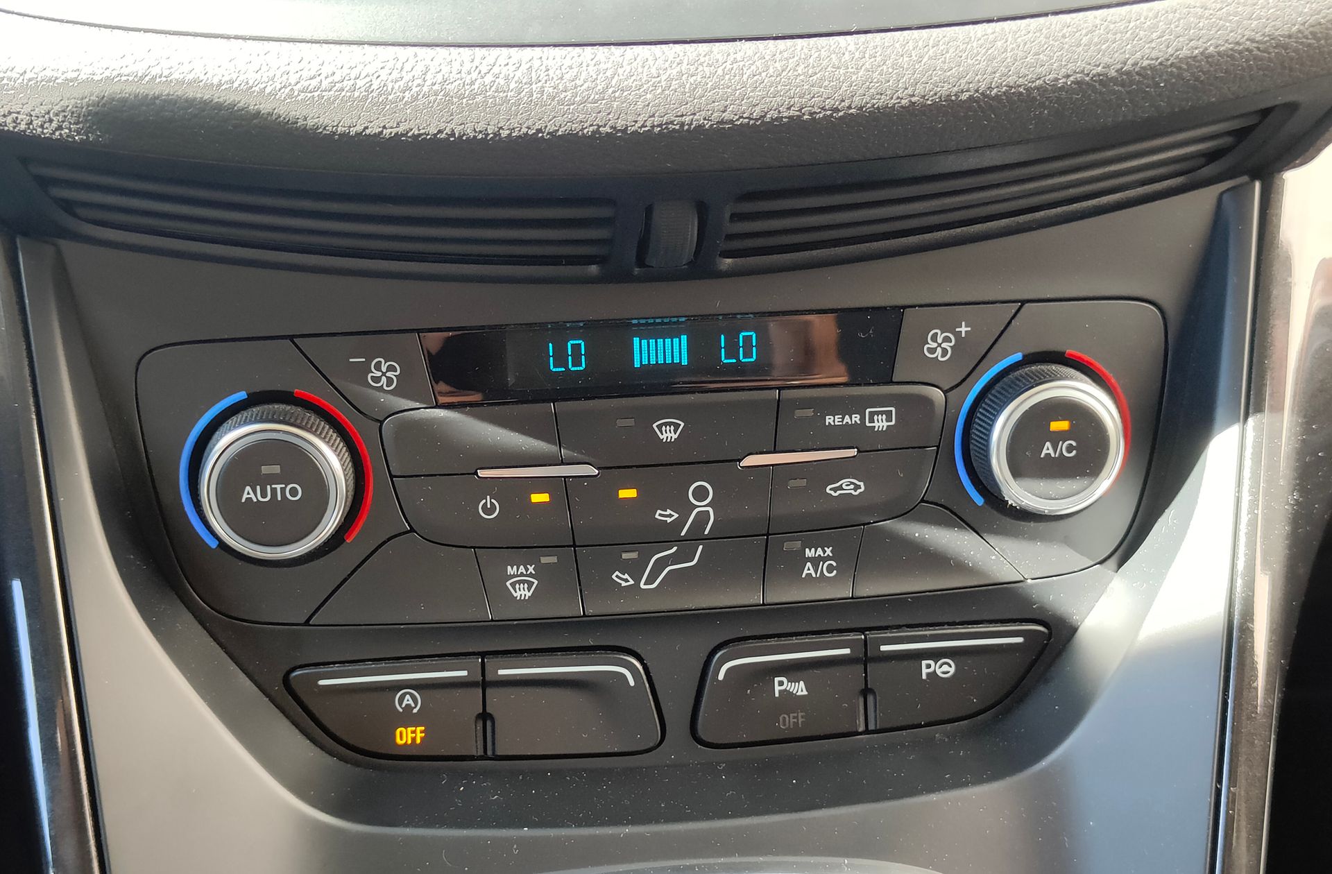 Ford Kuga 1.5 TDCi Titanium 4x2 - foto 42