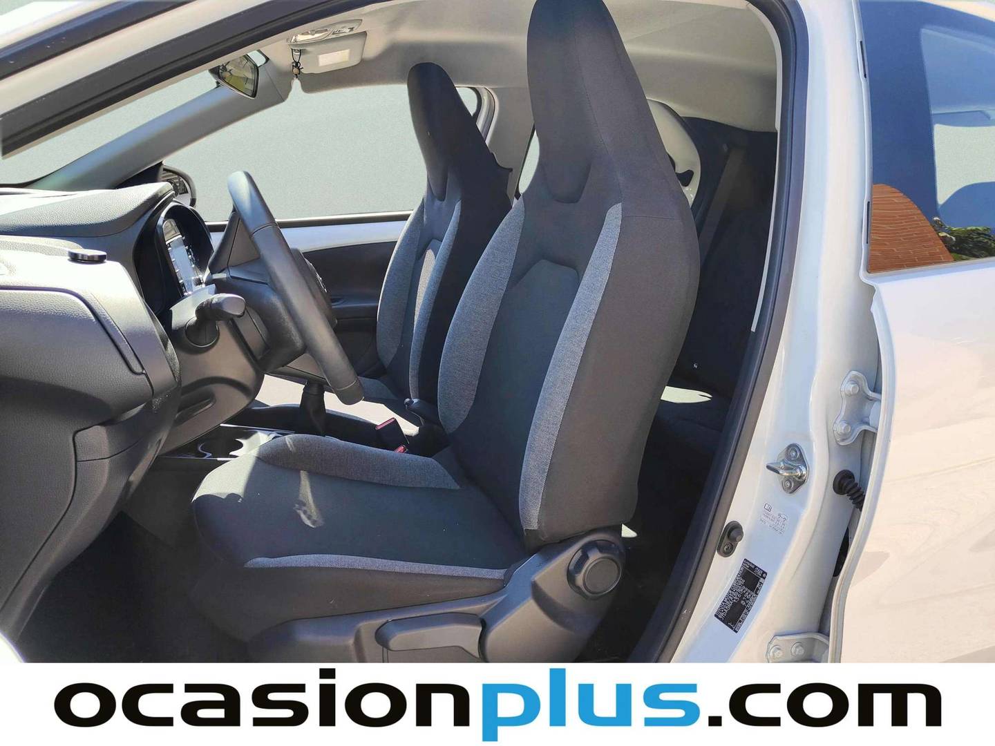 Foto asientos delanteros Toyota Aygo X Cross Toyota Aygo X Cross 1.0 VVT-I Play (72 CV)