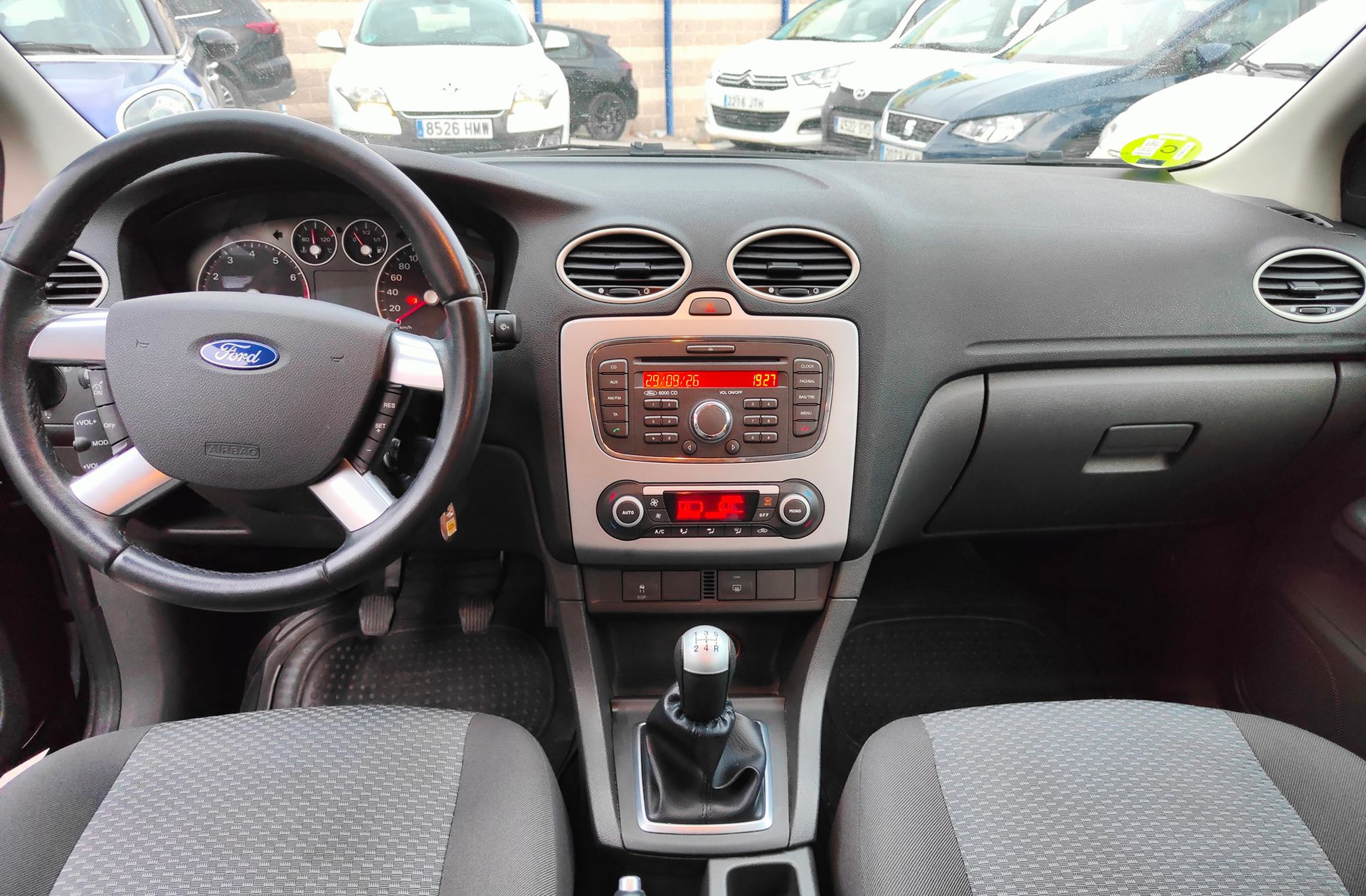 Ford Focus 1.6 Trend - foto 6