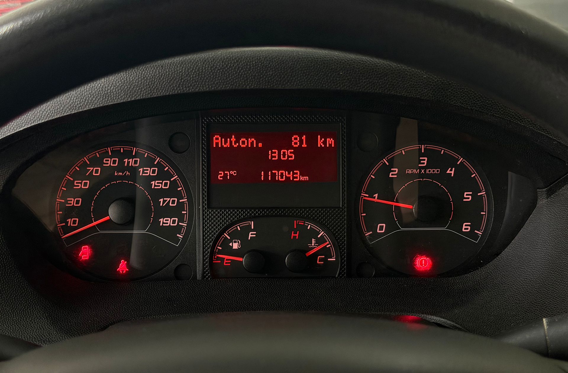 Peugeot Boxer Furgon BlueHDi 130 Pack 335 L3H2 isotermo - foto 17