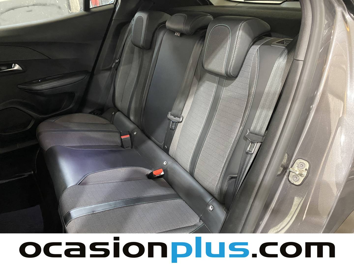 Foto asientos traseros Peugeot 2008 Peugeot 2008 PureTech 100 S&S Allure Pack (100 CV)
