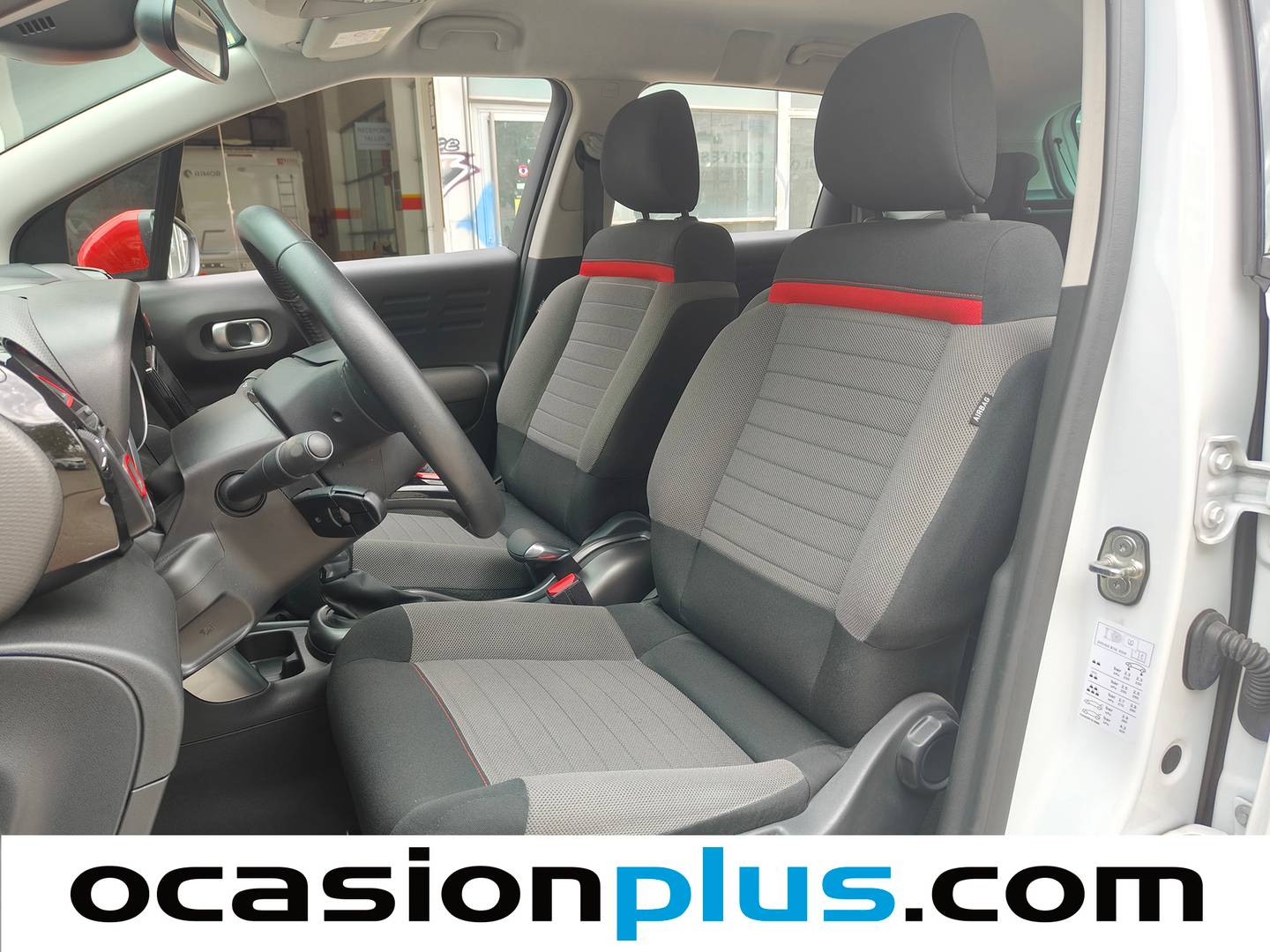 Foto asientos delanteros Citroën C3 Aircross Citroën C3 Aircross BlueHDi 120 S&S Shine EAT6 (120 CV)