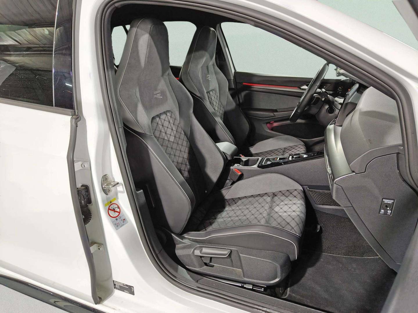 Volkswagen Golf Volkswagen Golf R-Line 1.5 eTSI (150 CV) DSG km 0