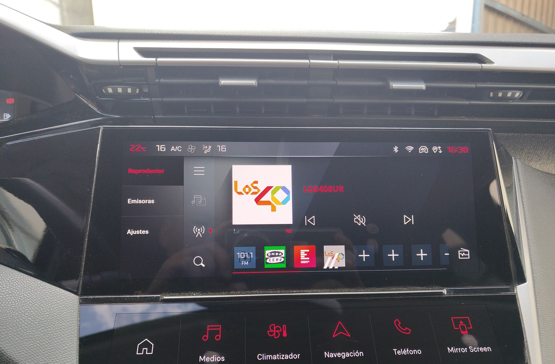 Peugeot 308 Allure BlueHDi 130 EAT8 - foto 31