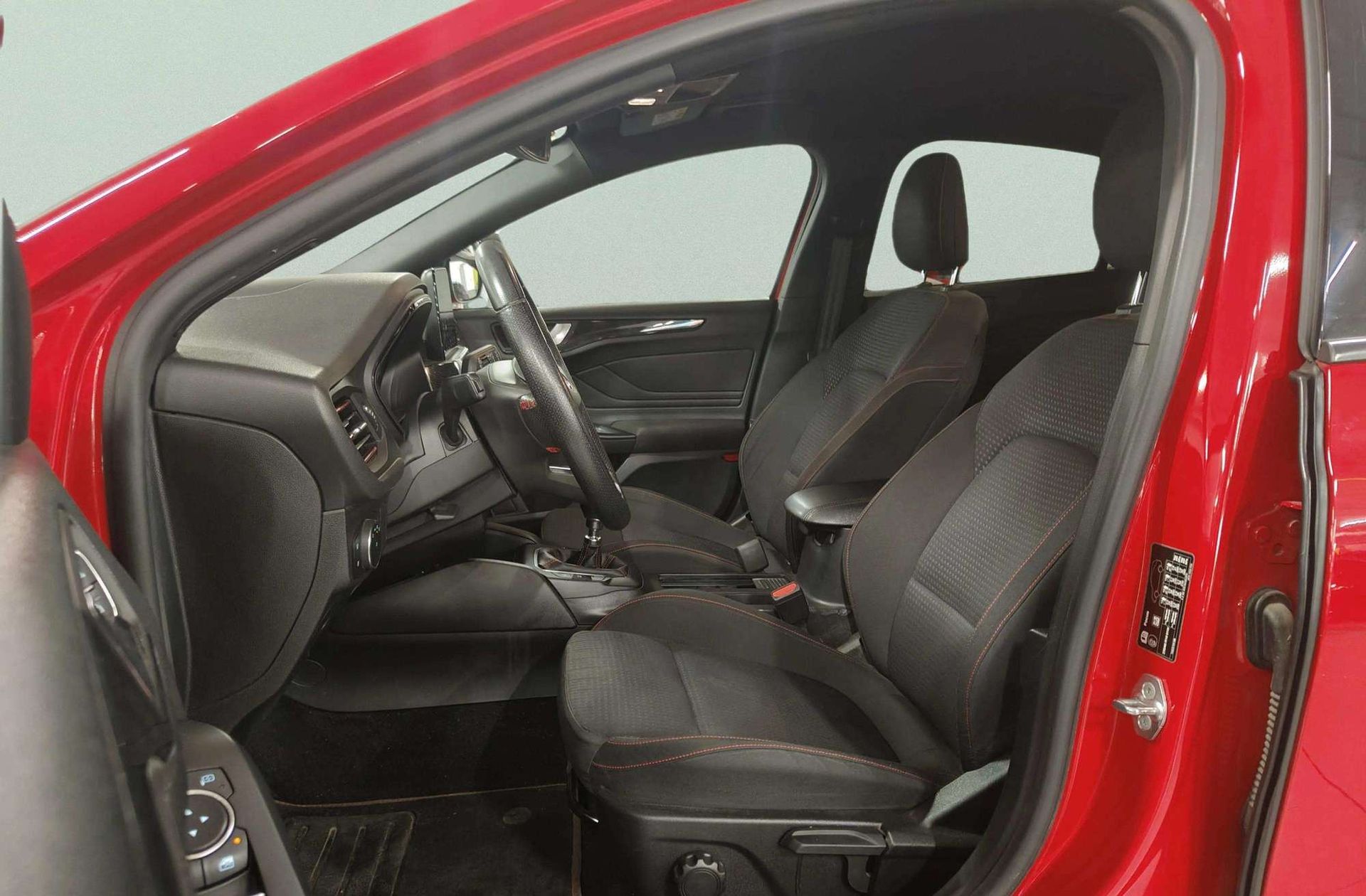 Ford Focus 1.0 EcoBoost ST-Line - foto 13