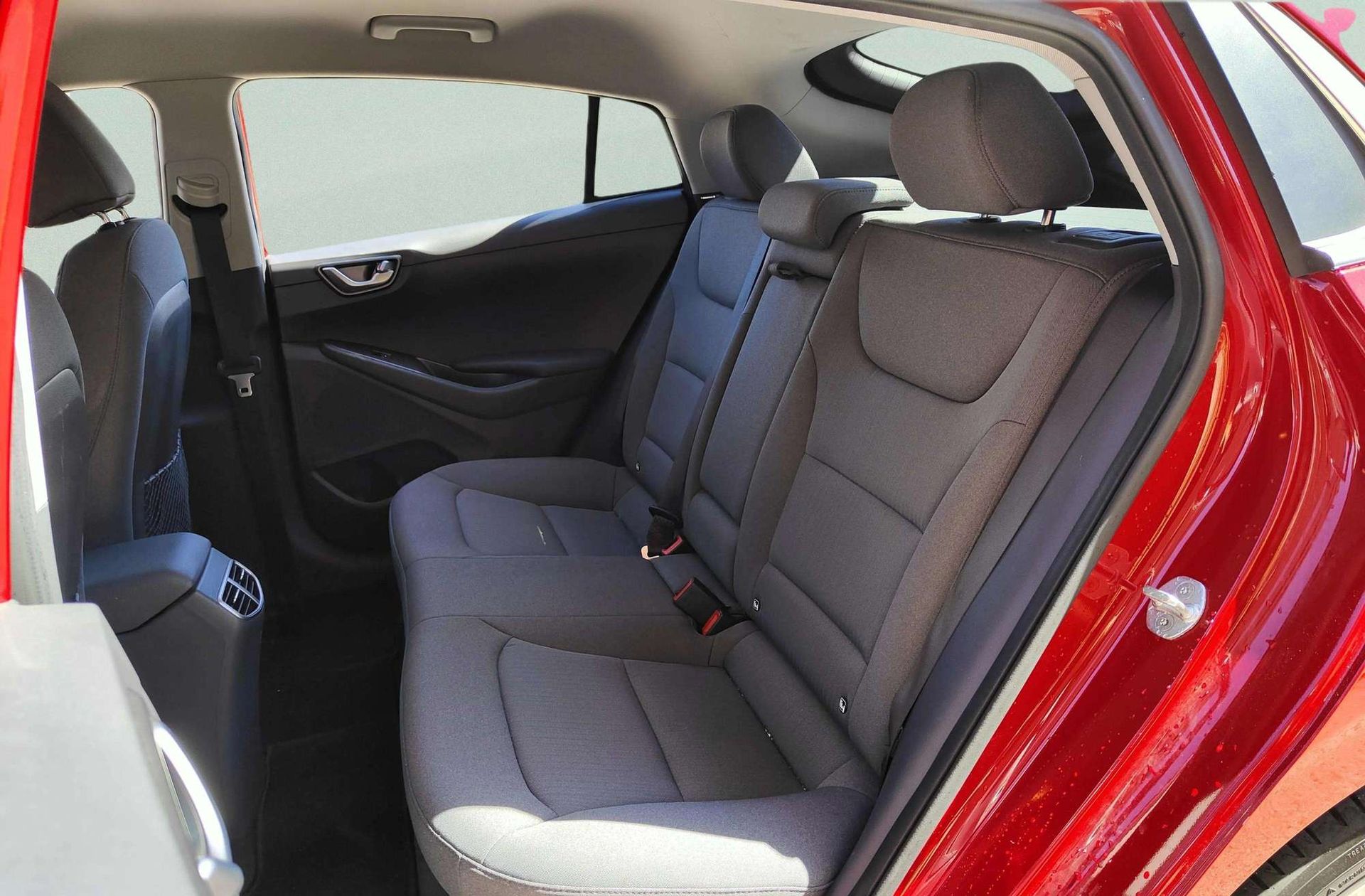 Hyundai Ioniq 1.6 GDI HEV Tecno DCT - foto 13