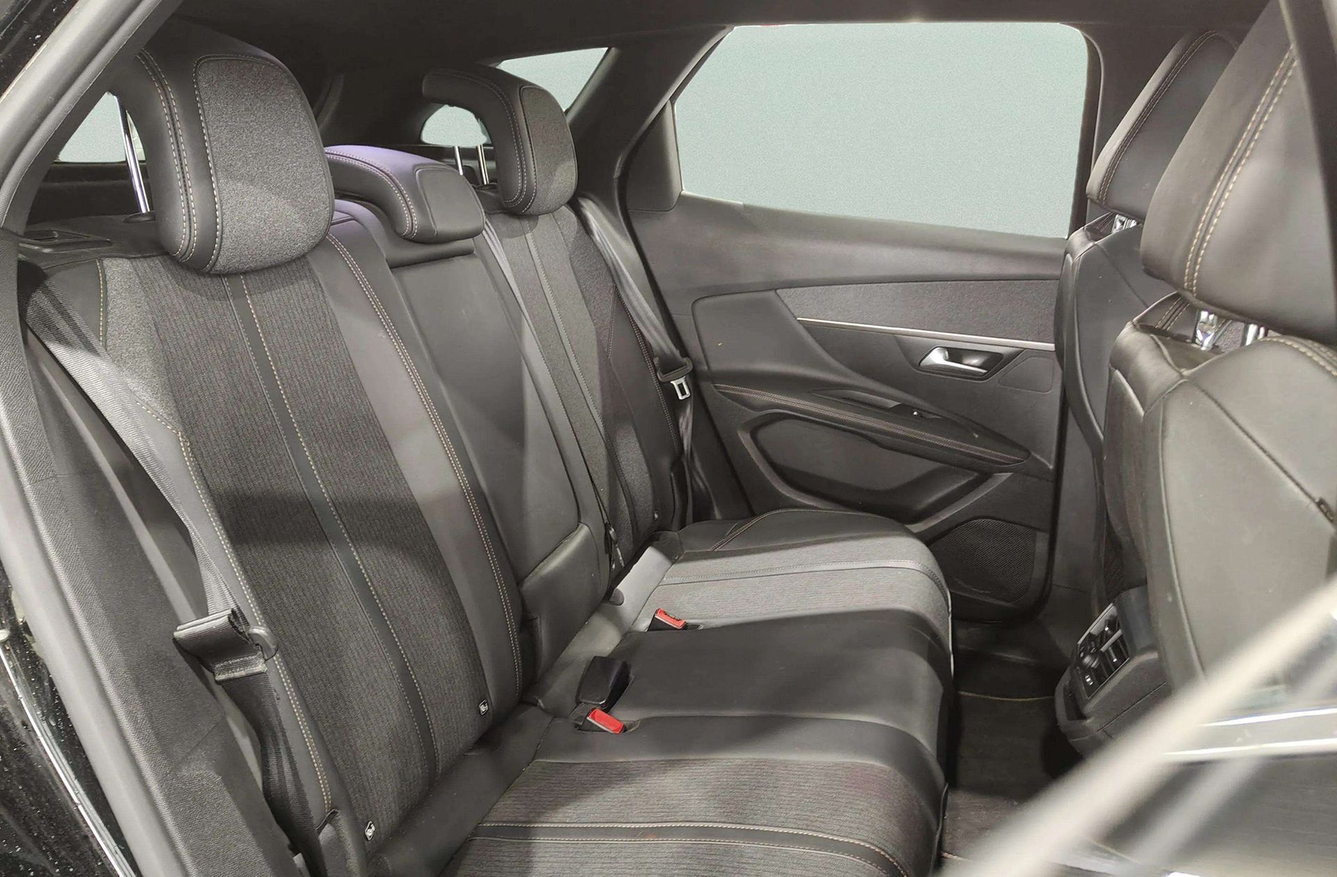 Peugeot 3008 PureTech 130 GT Line - foto 18