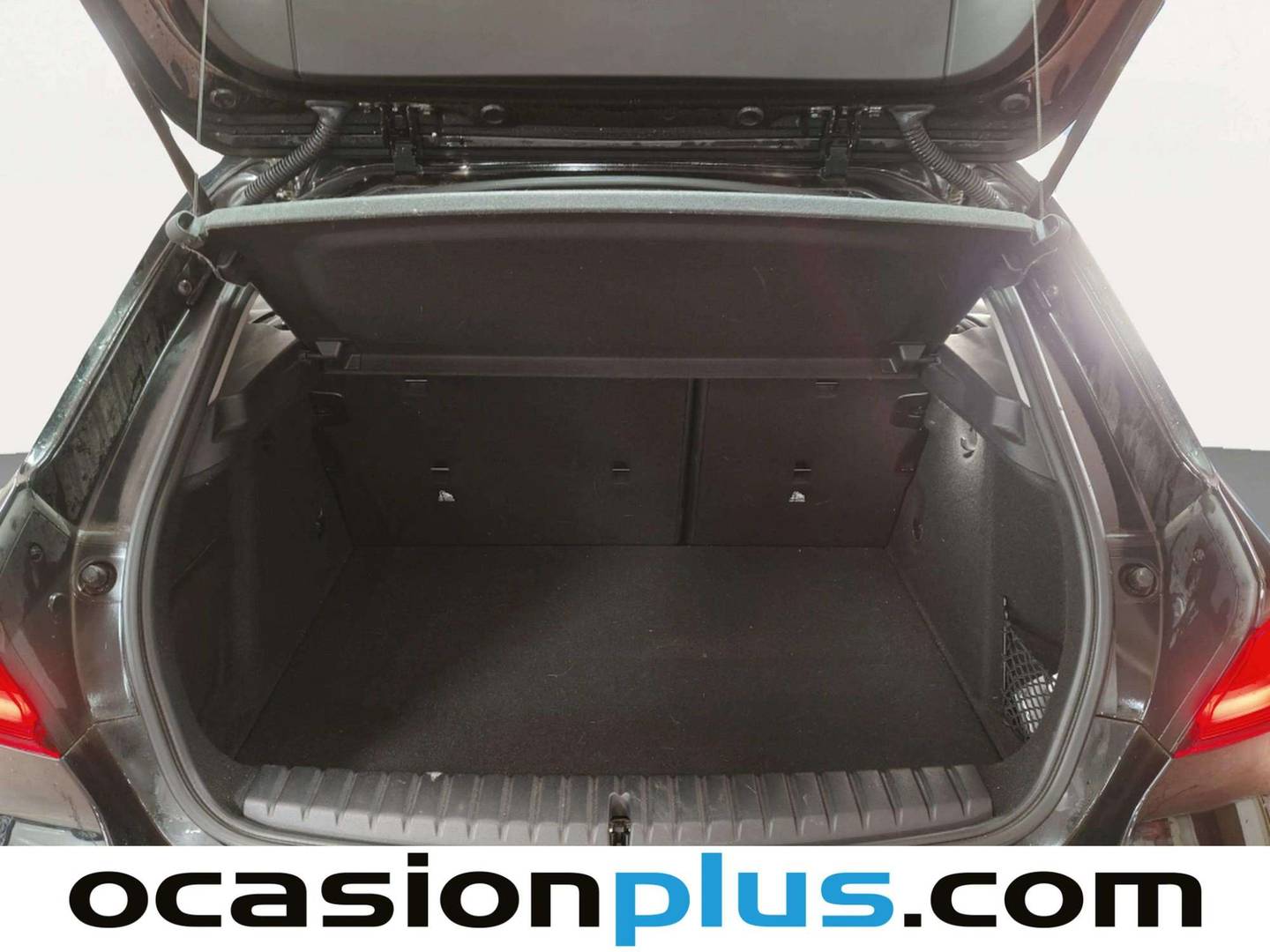 Fotos maletero BMW Serie 1 BMW Serie 1 118i (140 CV)