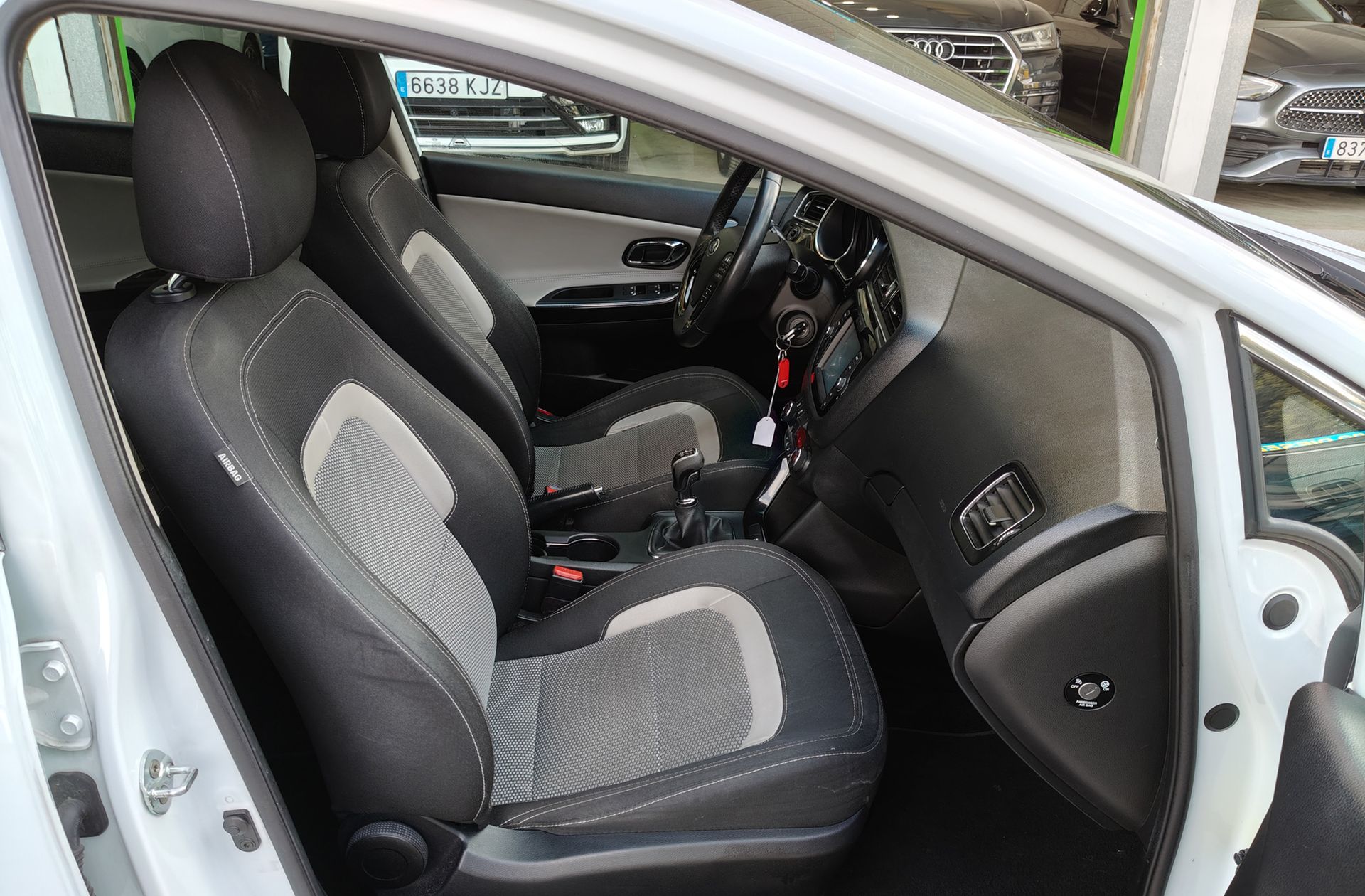 Kia Ceed 1.6 CRDi VGT Eco-Dynamics Uefa Euro2016 - foto 16