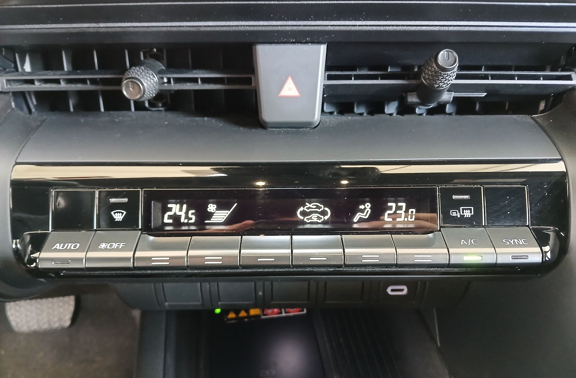Toyota C-HR 140H Advance - foto 36