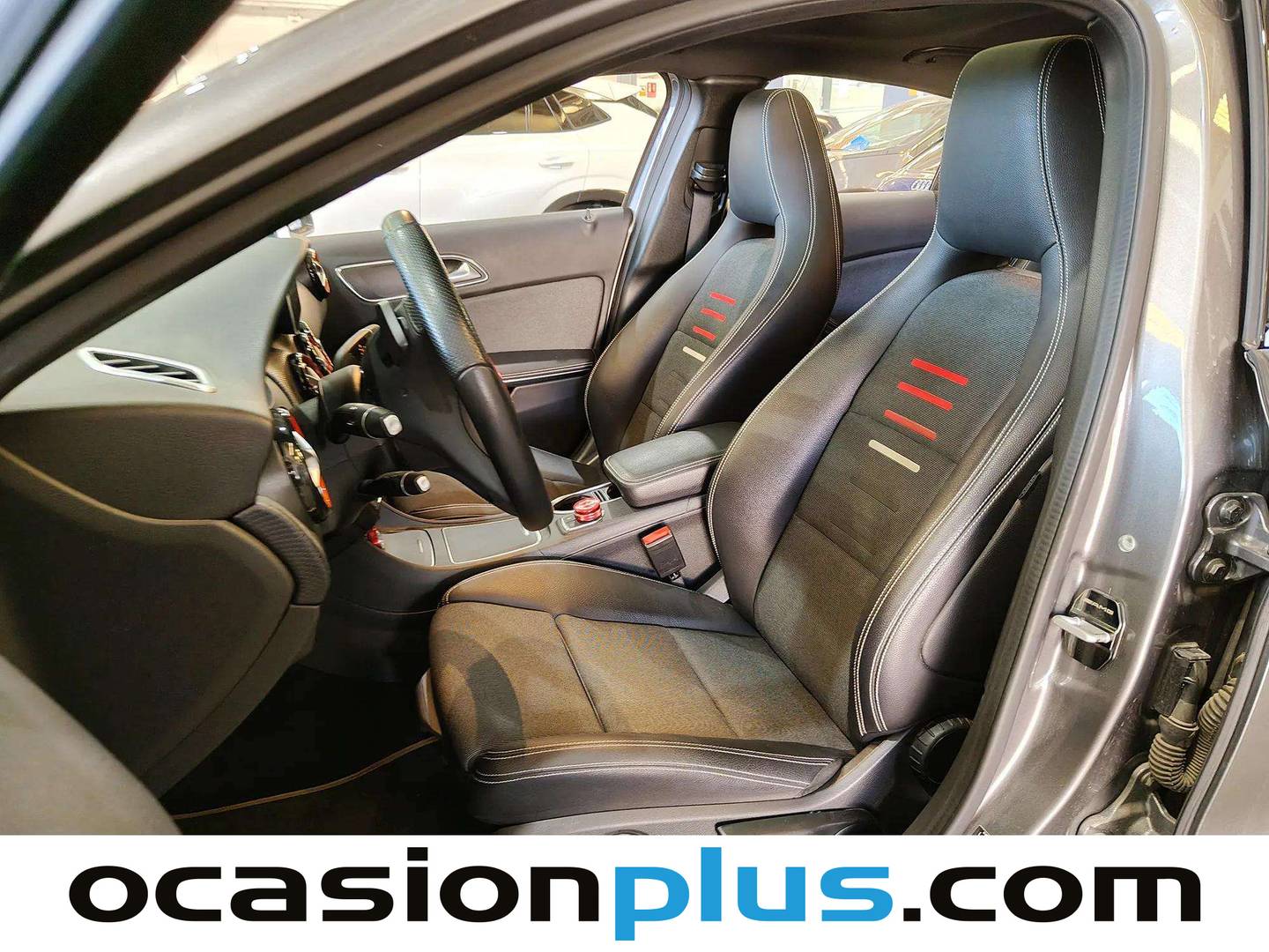 Foto asientos delanteros Mercedes Clase A Mercedes-Benz Clase A 200 d (136 CV) Pack AMG