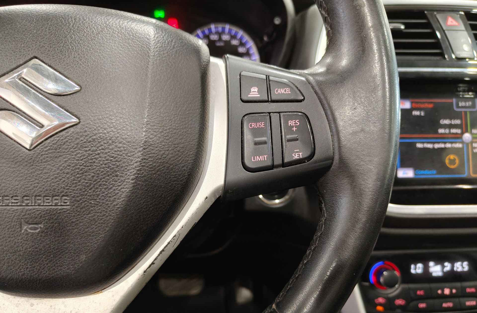 Suzuki S-Cross 1.6 Ddis GLX 4WD DCT - foto 26