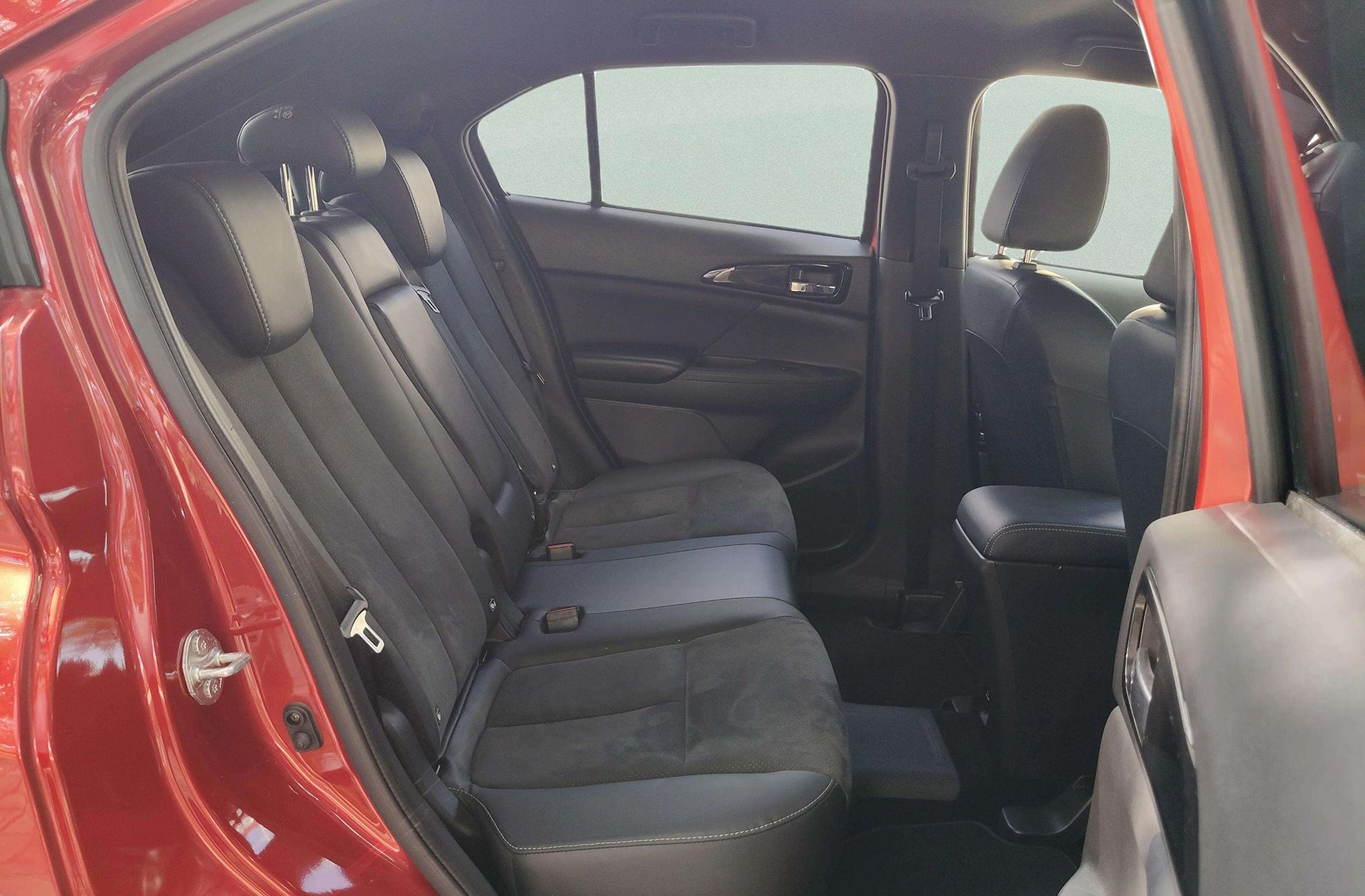 Mitsubishi Eclipse Cross 2.4 PHEV Kaiteki 4WD - foto 21