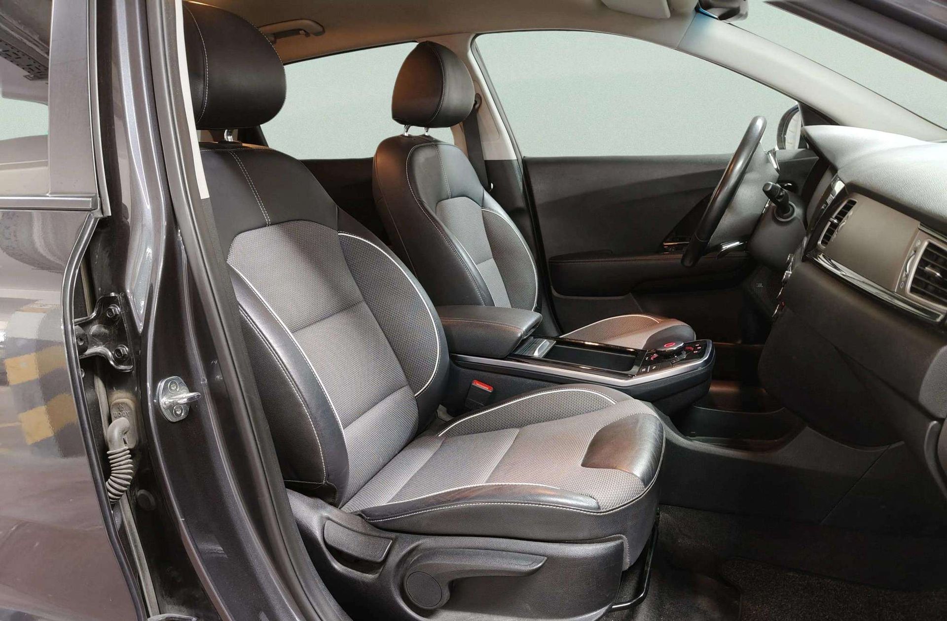 Kia Niro Emotion - foto 18