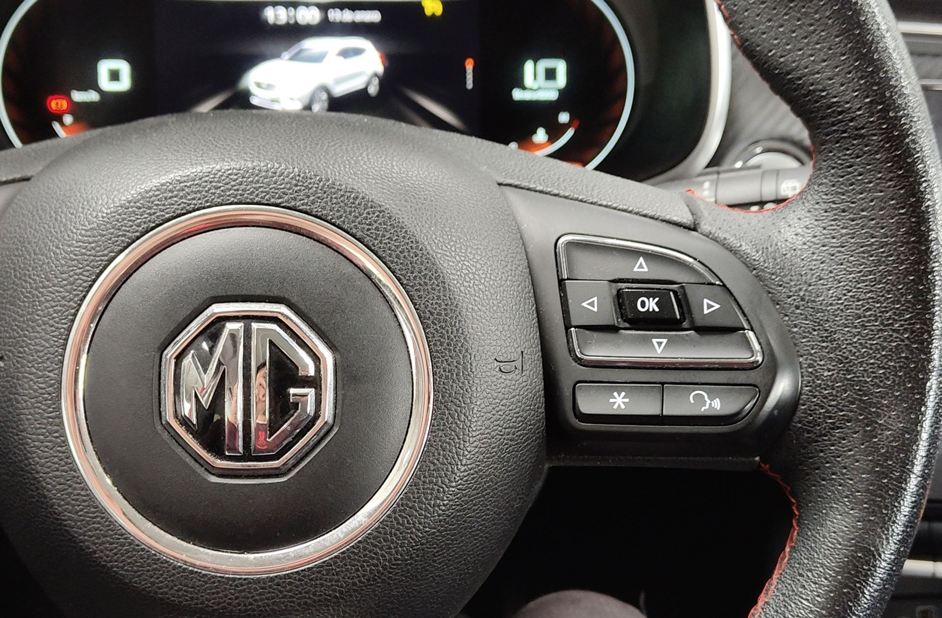 MG ZS 1.0T Luxury - foto 30