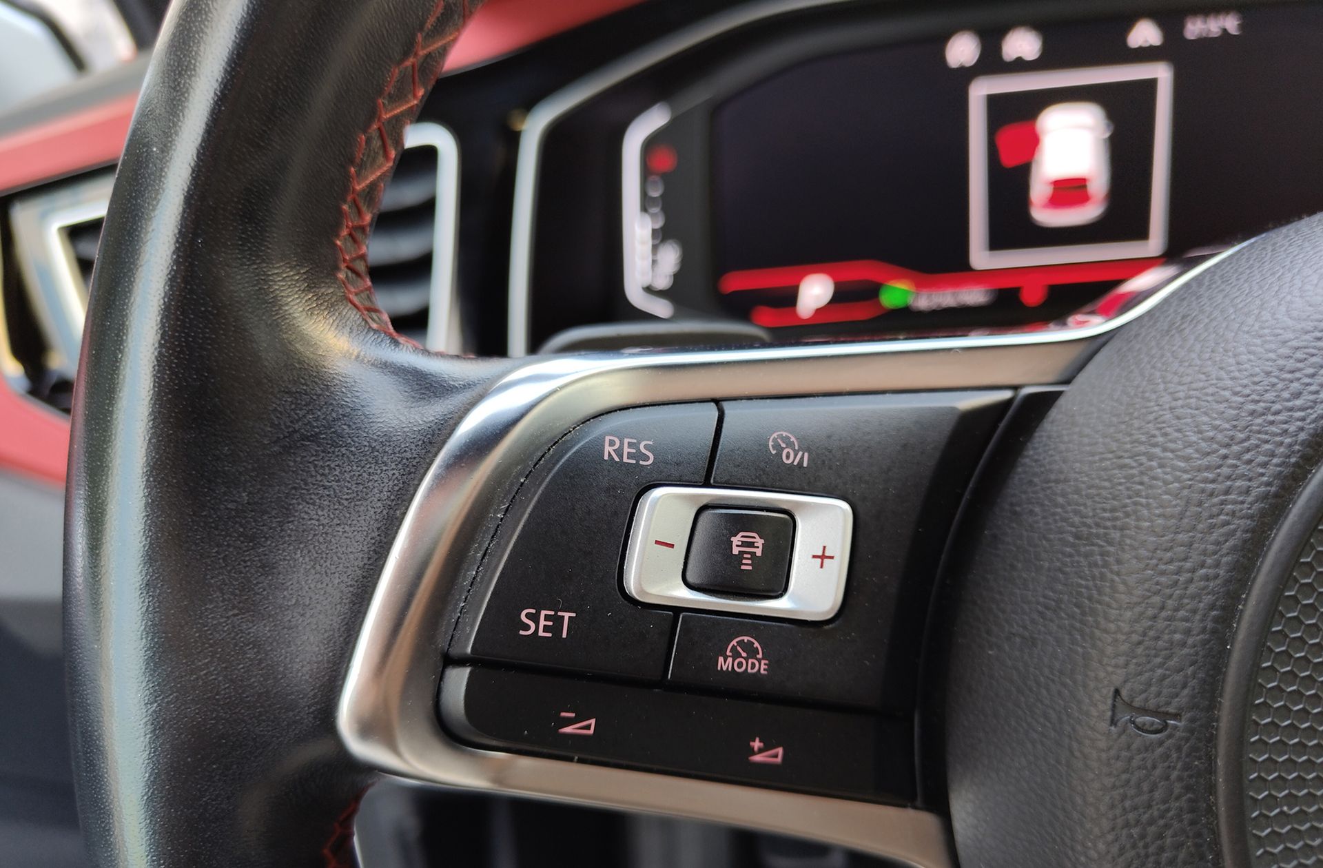 Volkswagen Polo GTI 2.0 TSI DSG - foto 27