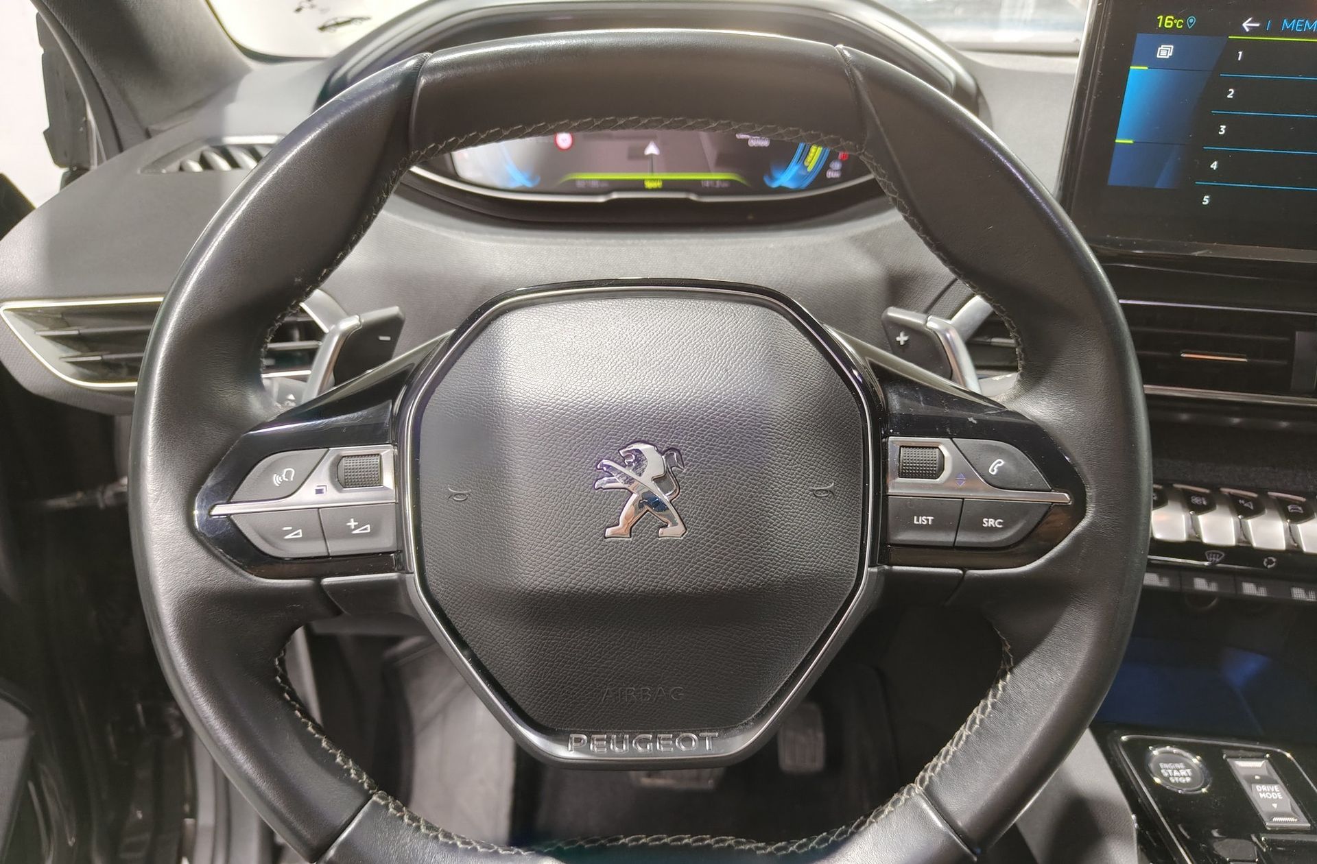 Peugeot 3008 300 Allure Pack e-EAT8 - foto 25